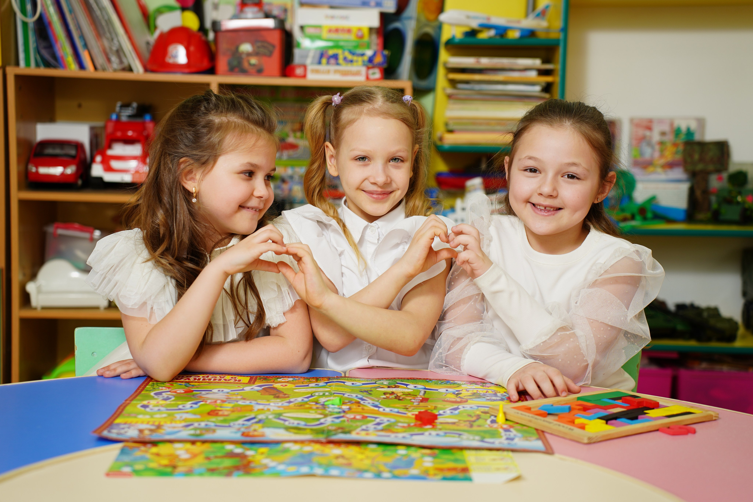 Мелкие группы. MEMENTO.Выпускные альбомы, школьные, юбилейные и другие книги. Ростов-на-Дону