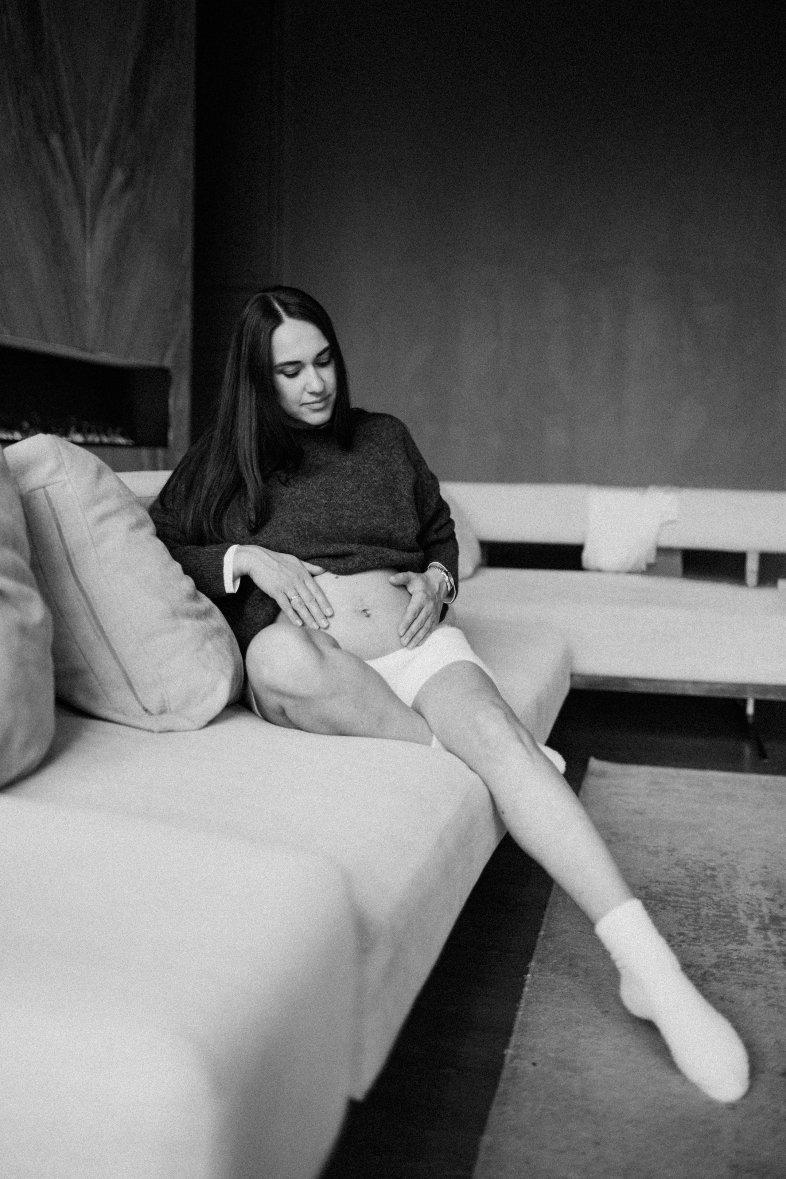 До встречи с тобой. Студийная съемка беременности. Семейный фотограф Ксения Мадаминова