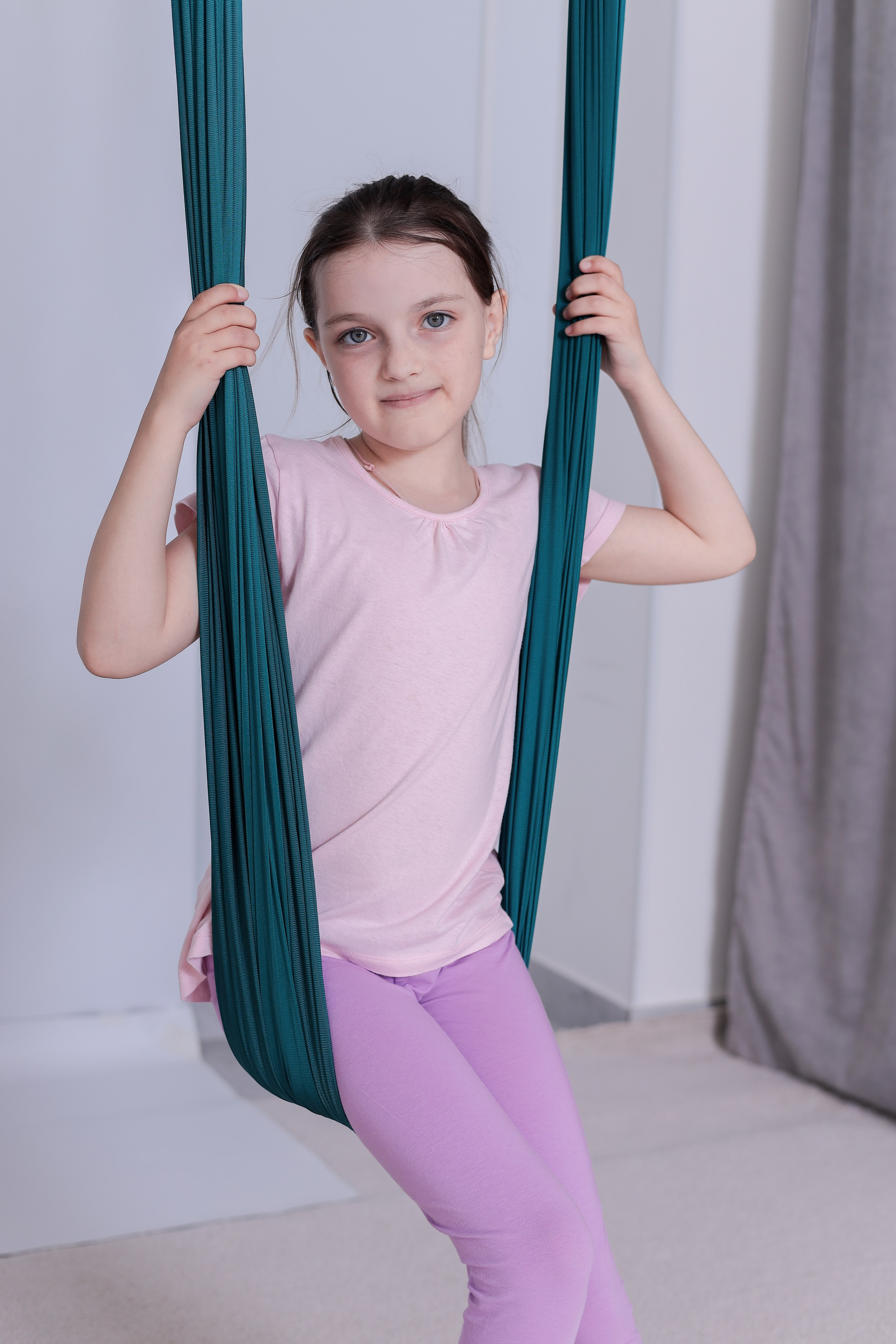 Детская аэройога. Фотограф Надршина Лилия