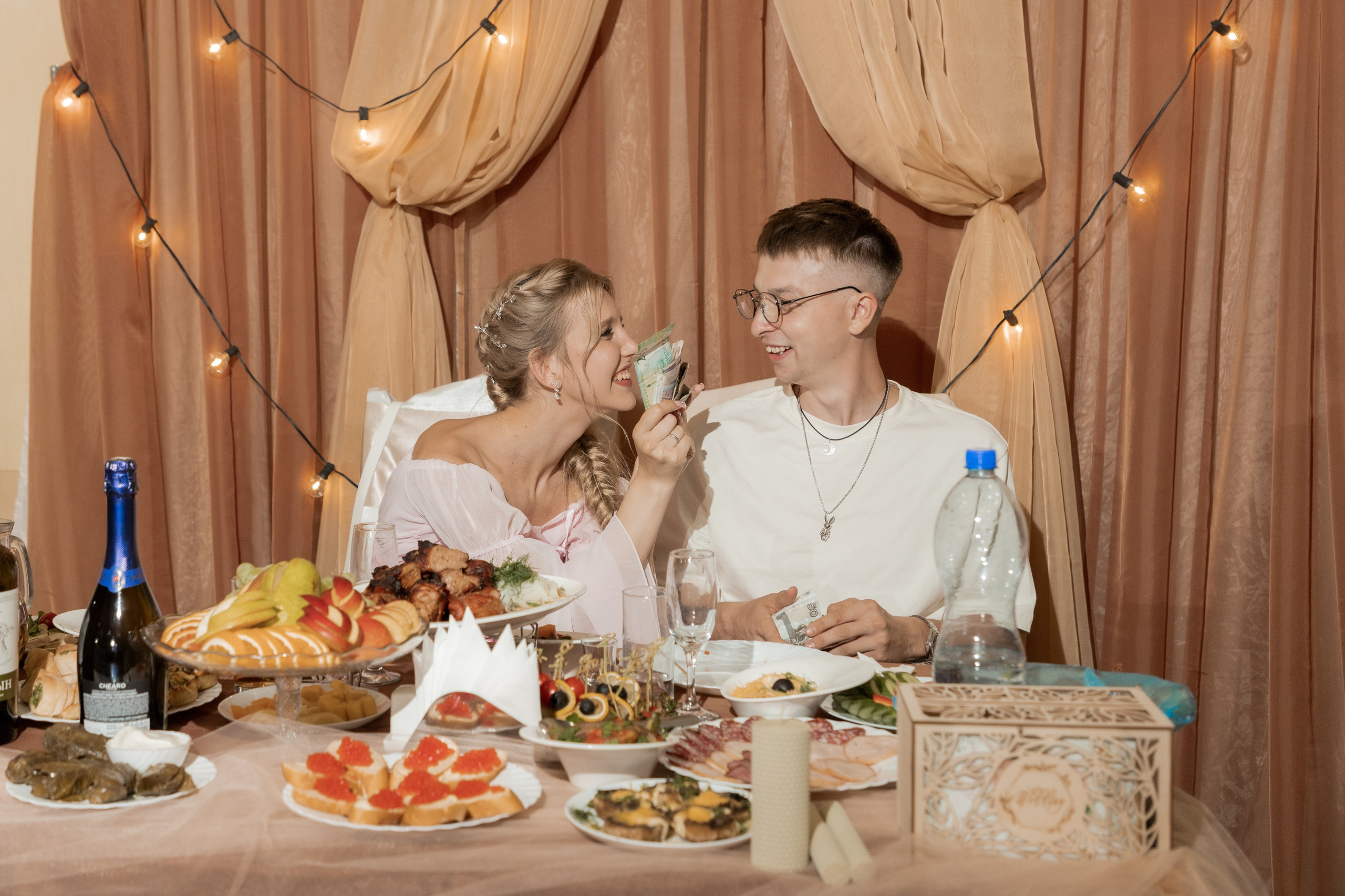 Роман и Александра (банкет). Свадебный фотограф Ангелина Сунгатулина | Саратов | Балаково | Вольск