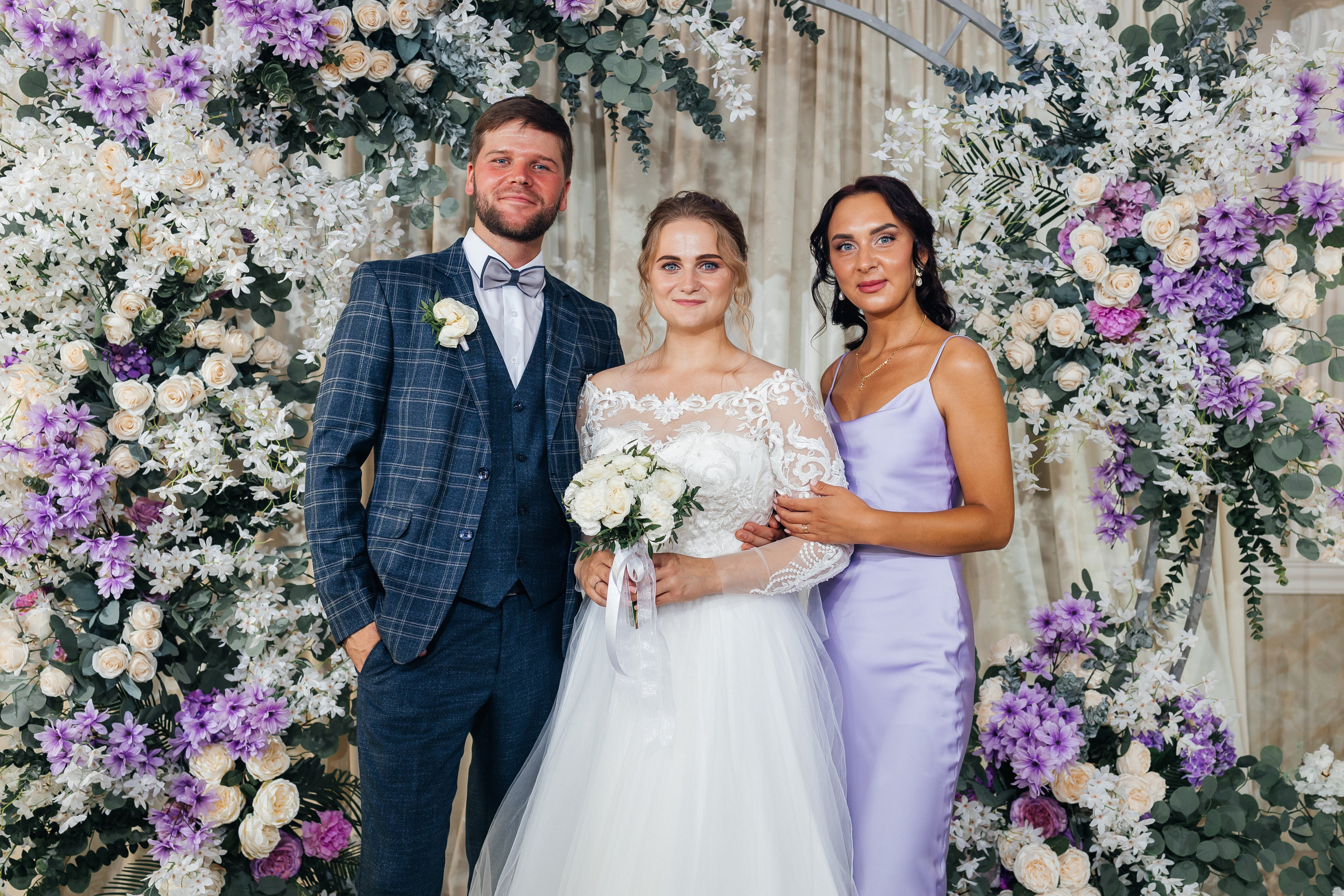 Трогательная выездная церемония в уютном ресторане. Олег Сверчков | Свадебный фотограф Вологда