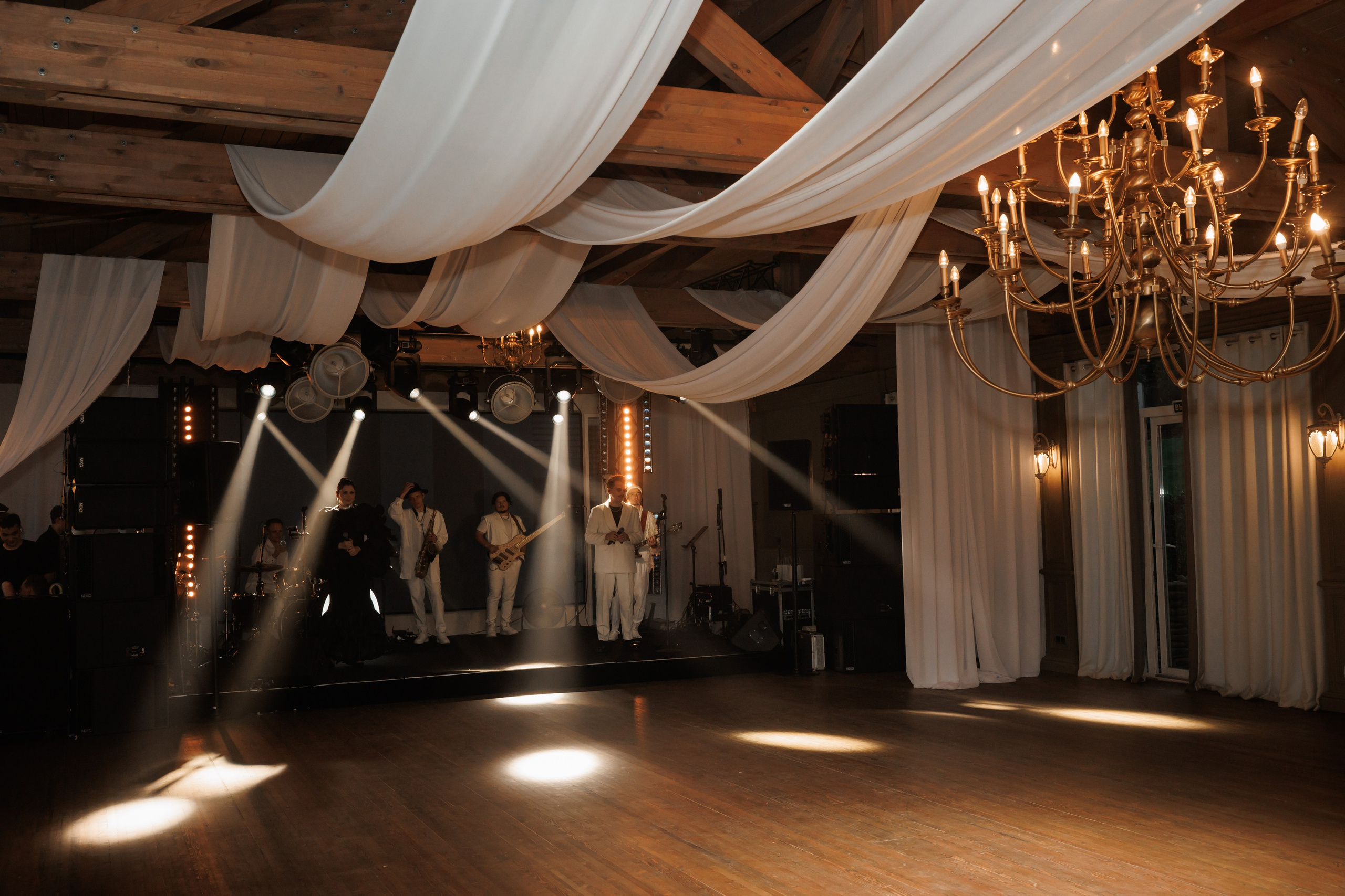 Свадебная фотосессия в отеле Сенешаль. Свадебный и репортажный фотограф (Москва, Королев и другие)