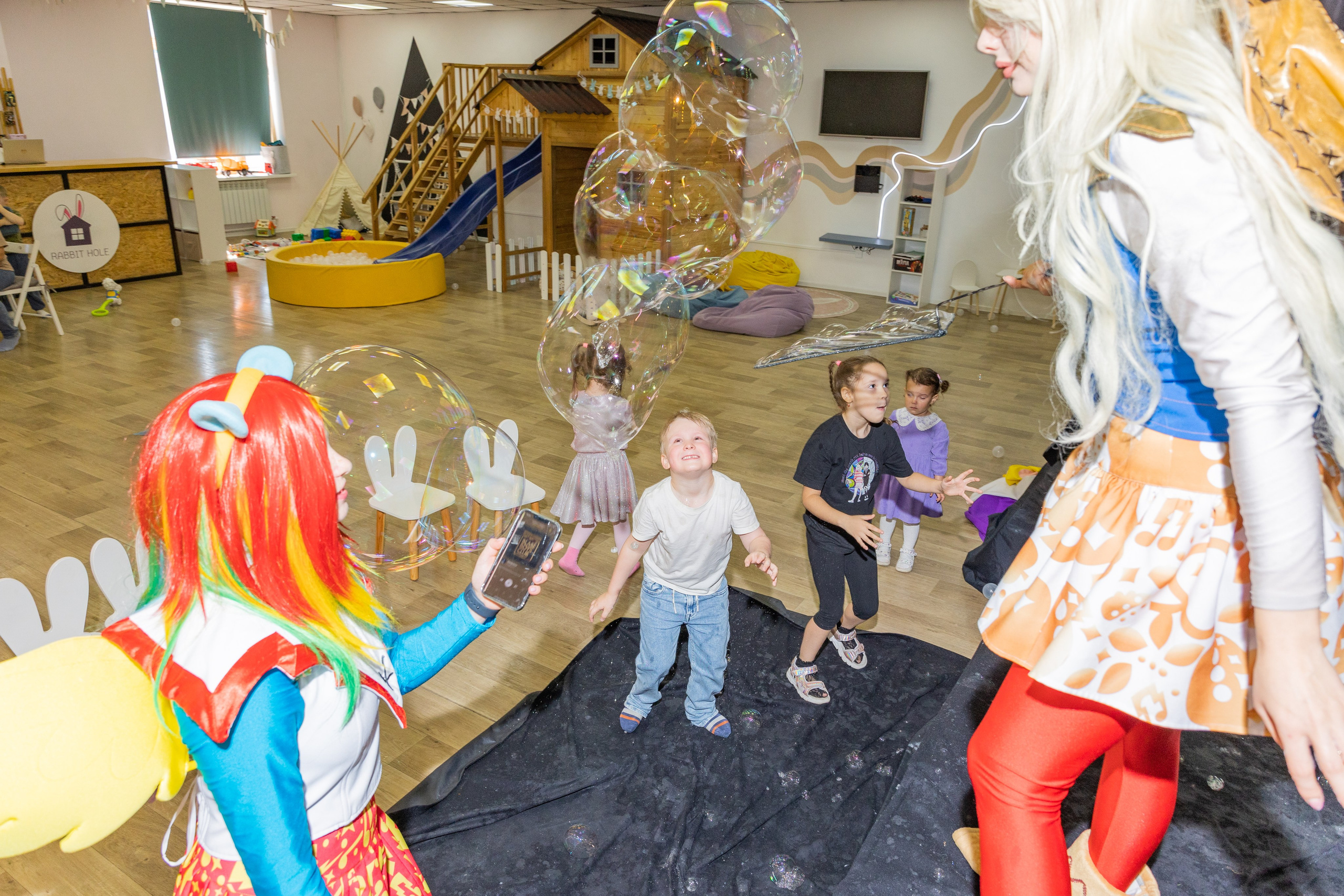 День Рождение Есении в Rabbit Holl. Выпускные альбомы во Владивостоке