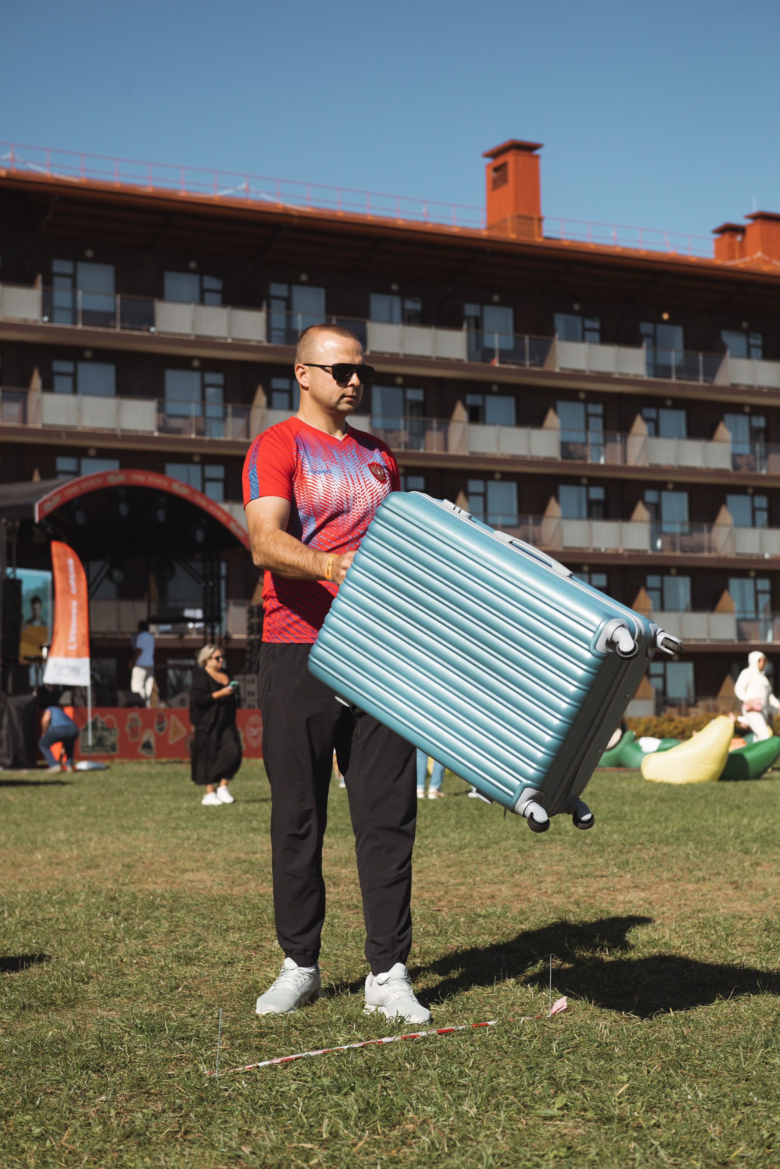 Фестиваль «Широта» и показ в «Азимут» Переславль-Залесский. Фотограф Москва Настя Профотовна. Репортажные, свадебные и контент фотосессии