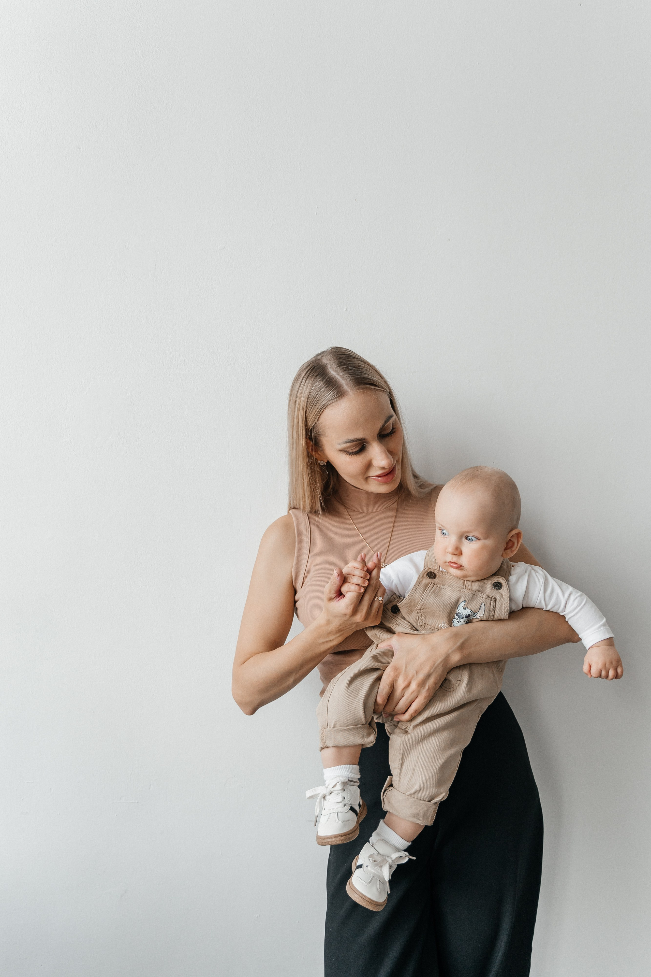 Саша, Юля и Лев. Волик Мария