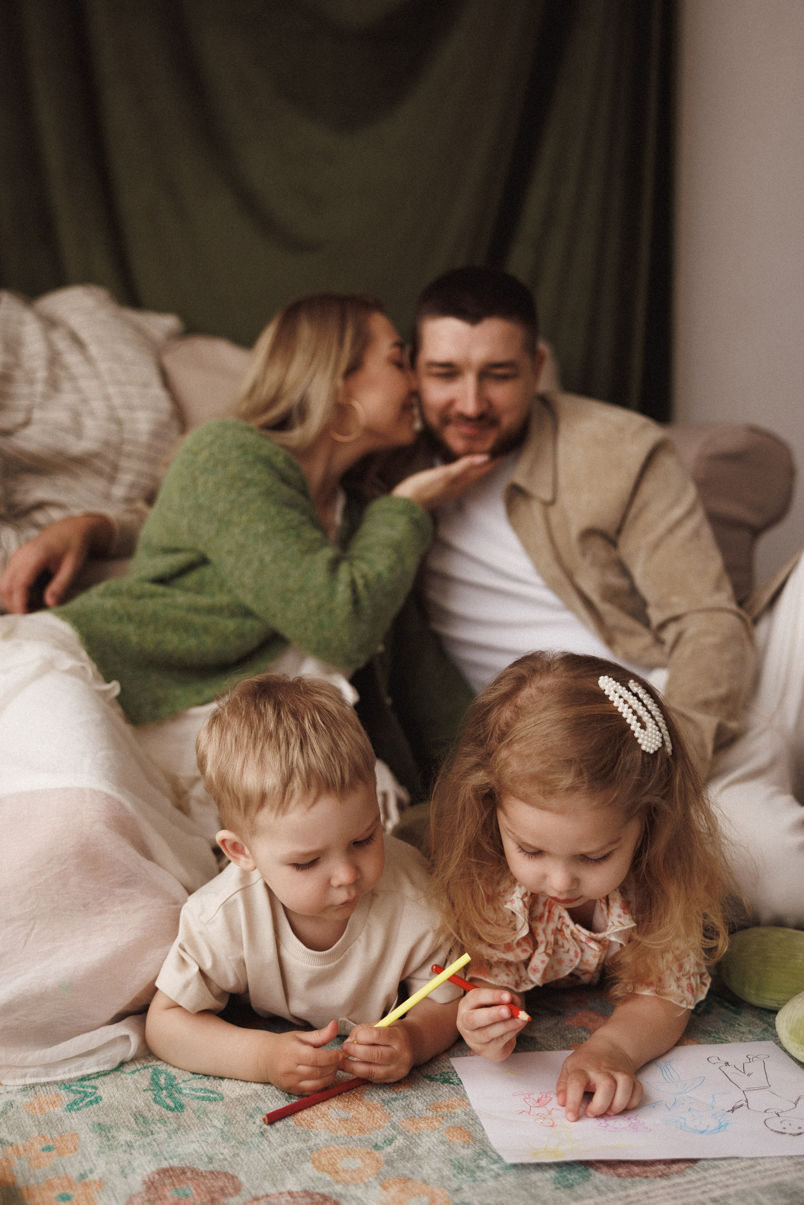 Семейная фотосессия в фотостудии «Mestone», город Краснодар. Семейный и детский фотограф в Краснодаре Анна Трашкова