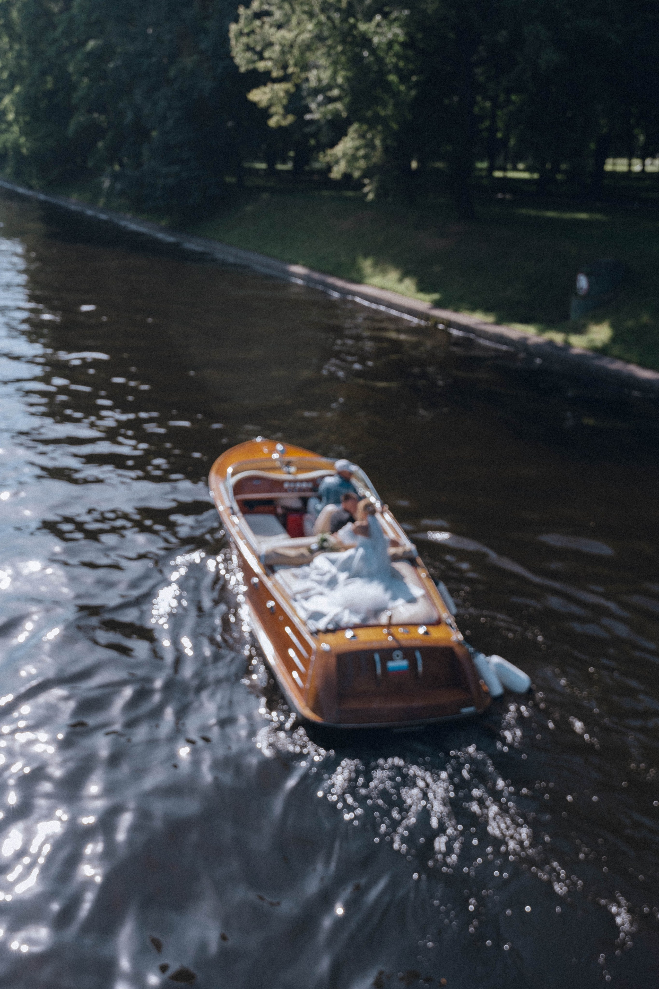 СВАДЕНБНАЯ СЬЕМКА НА КАТЕРЕ ПО КАНАЛАМ САНКТ-ПЕТЕРБУРГА И В АКВАТОРИИ НЕВЫ. Профессиональный фотограф, Санкт-Петербург — Виктория Богомолова