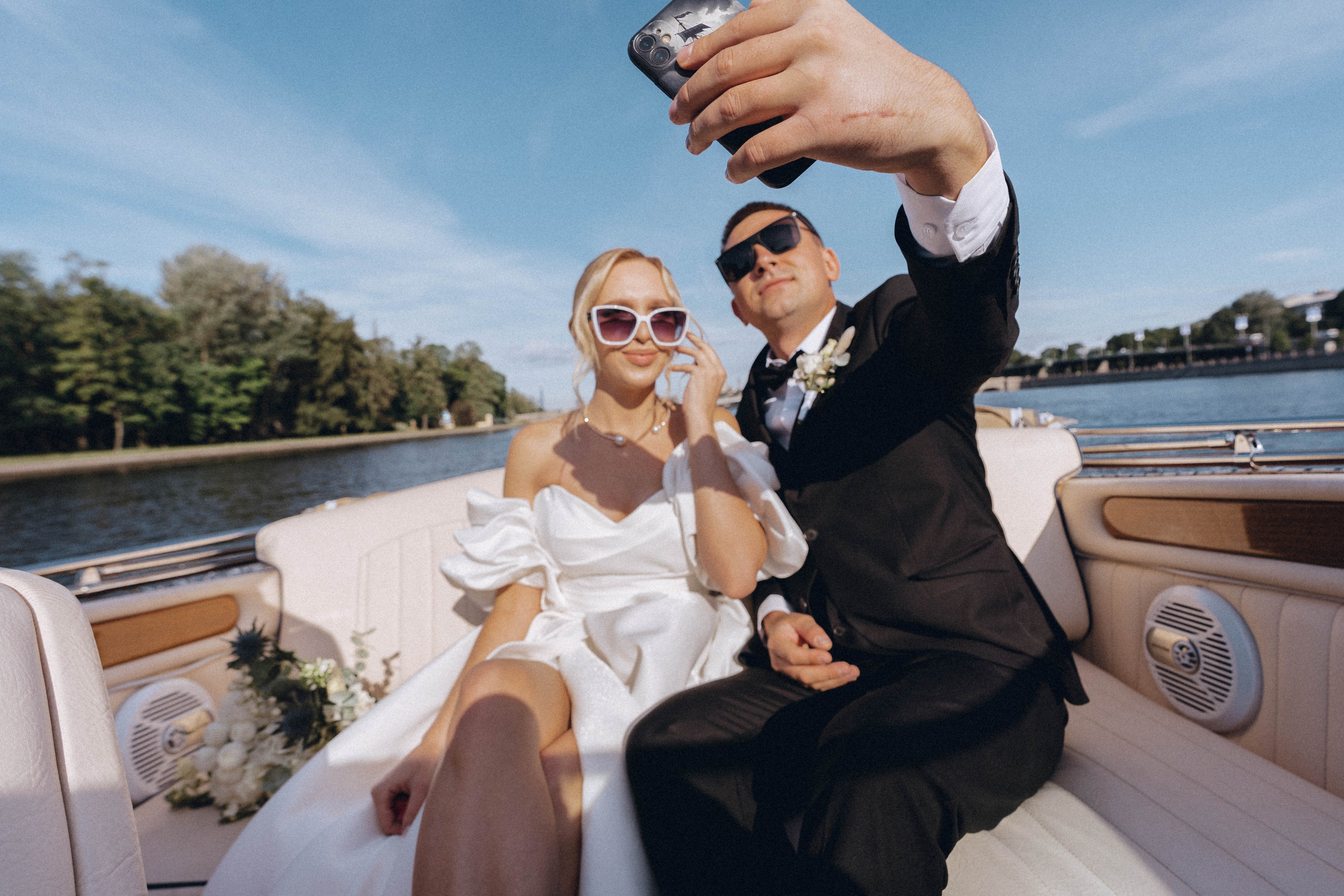 СВАДЕНБНАЯ СЬЕМКА НА КАТЕРЕ ПО КАНАЛАМ САНКТ-ПЕТЕРБУРГА И В АКВАТОРИИ НЕВЫ. Профессиональный фотограф, Санкт-Петербург — Виктория Богомолова