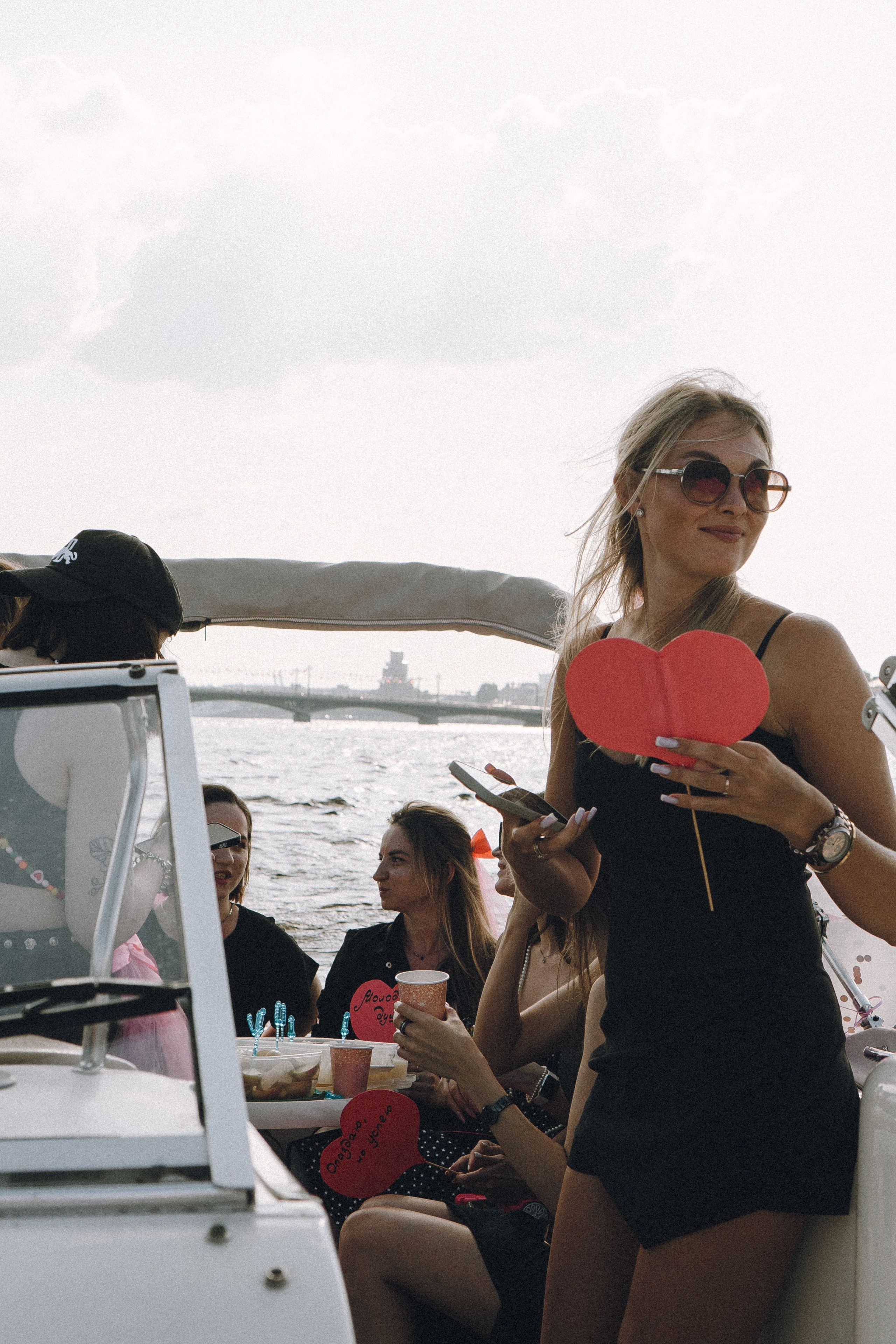 ДЕВИЧНИК НА КАТЕРЕ. Профессиональный фотограф, Санкт-Петербург — Виктория Богомолова