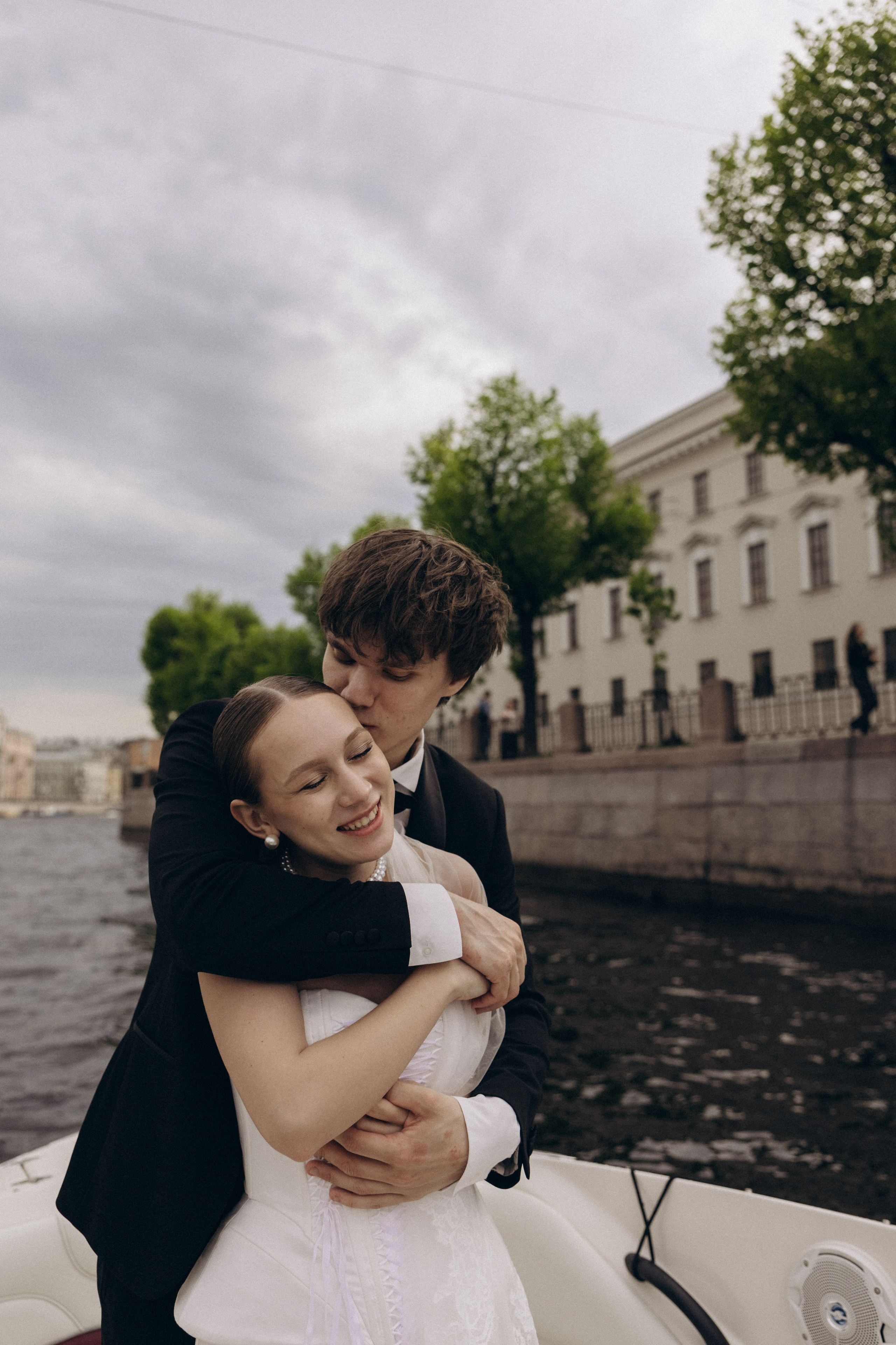 Свадебная прогулка на катере. Семейный и свадебный фотограф в Санкт-Петербурге Екатерина Васильева