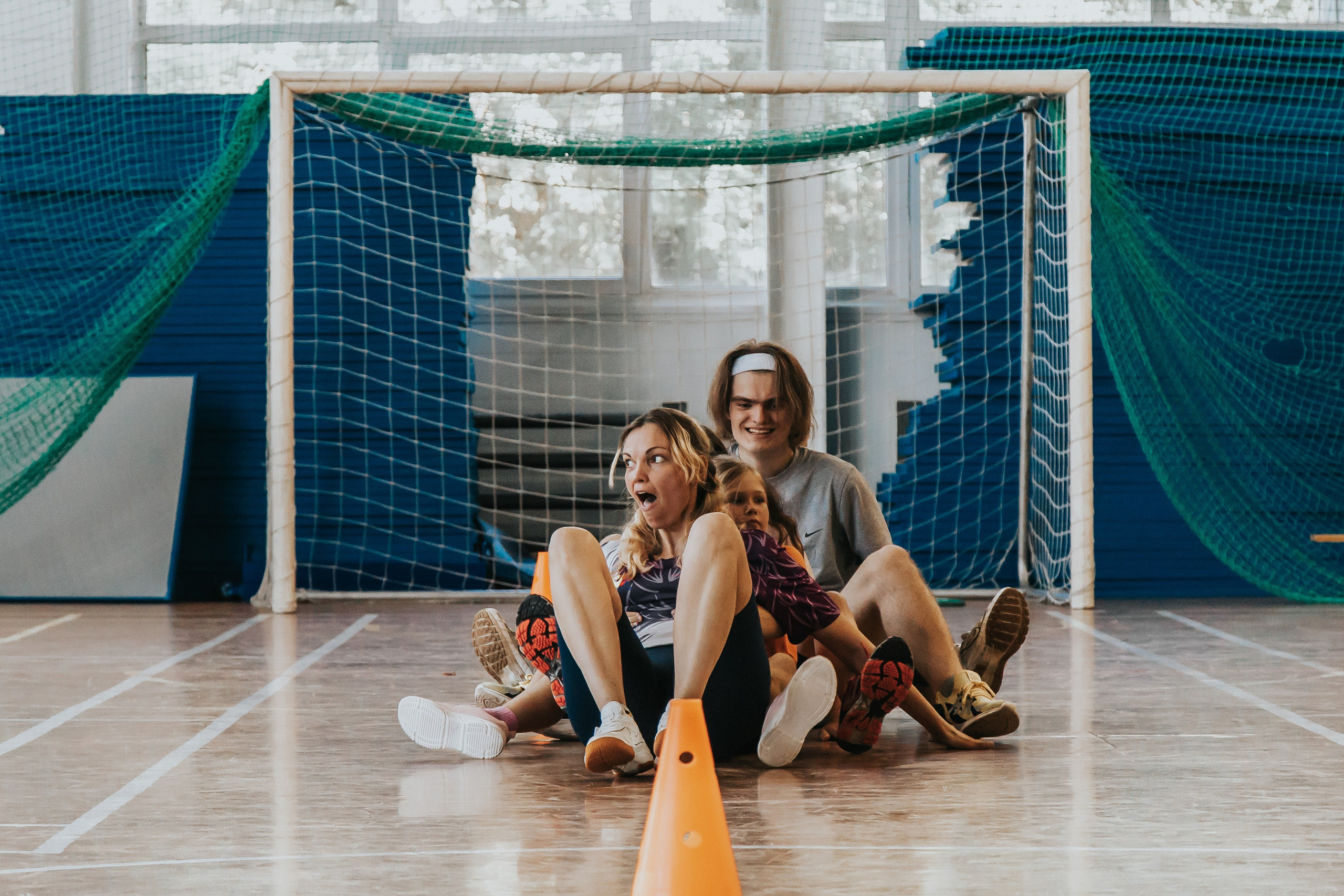 Репортажная спортивная съемка г. Королев стадион Металлист «папа, мама, я — спортивная семья». Юлия Егорова | Свадебный фотограф, семейный фотограф Москва, МО • Портреты • репортажи • день рождения • Love Story • дети