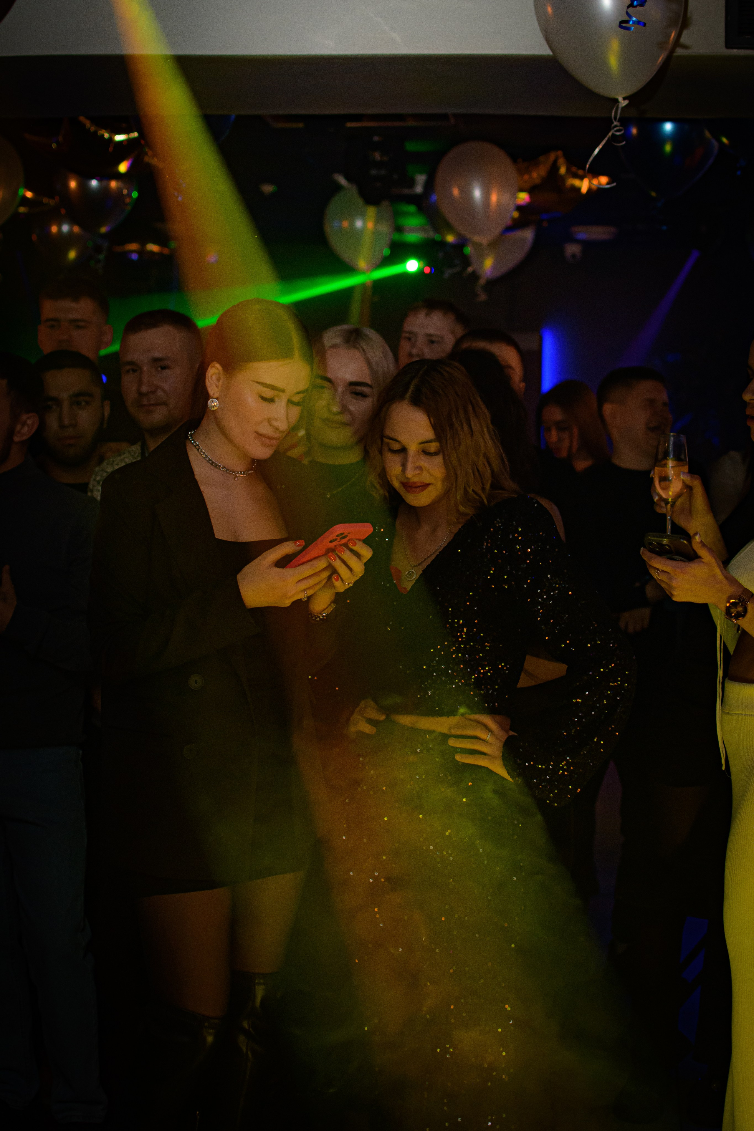 HOLLYWOOD / 6 YEARS. Photokarish