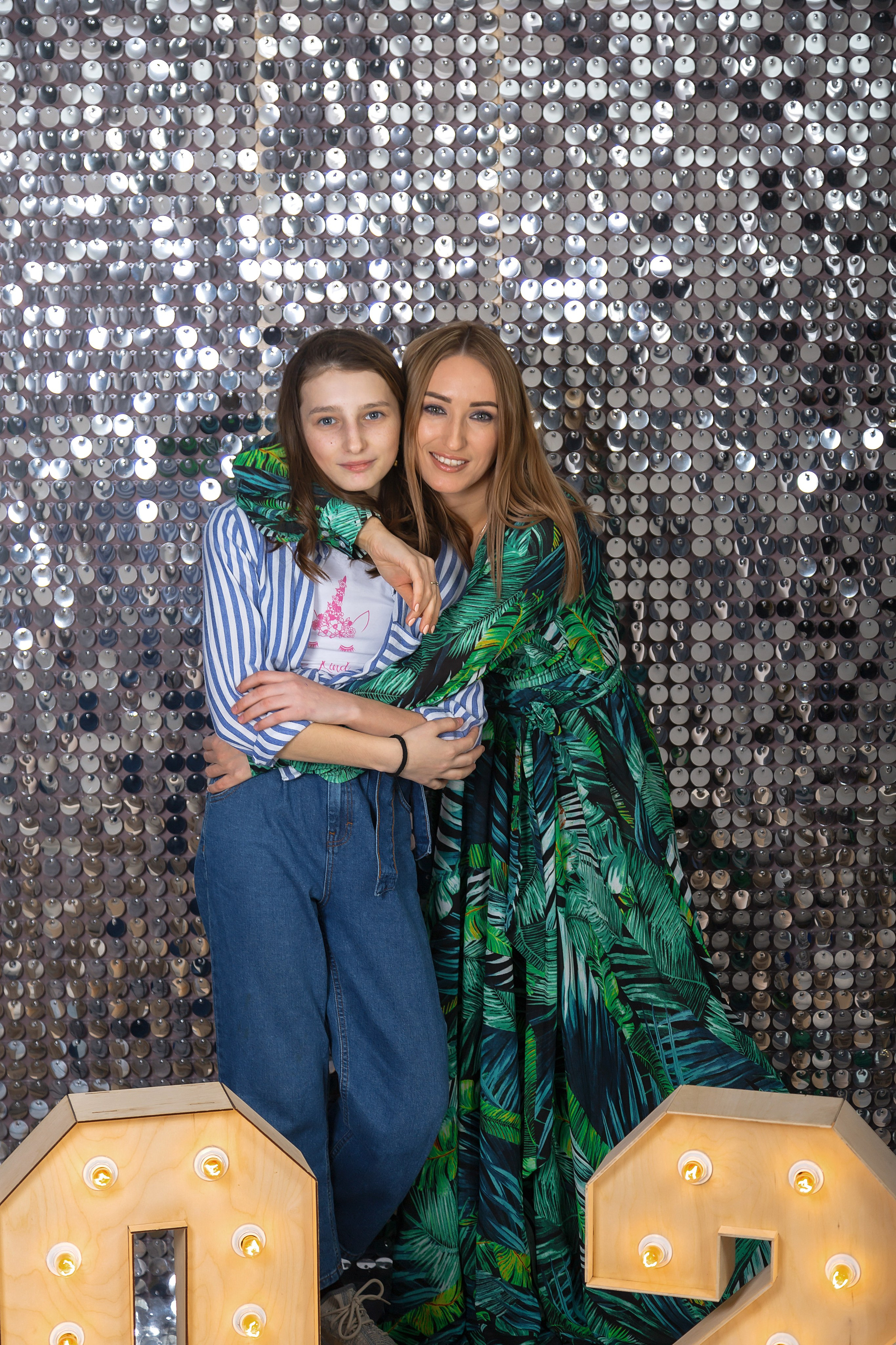 Новогодняя семейная фотосессия в студии в Волгодонске