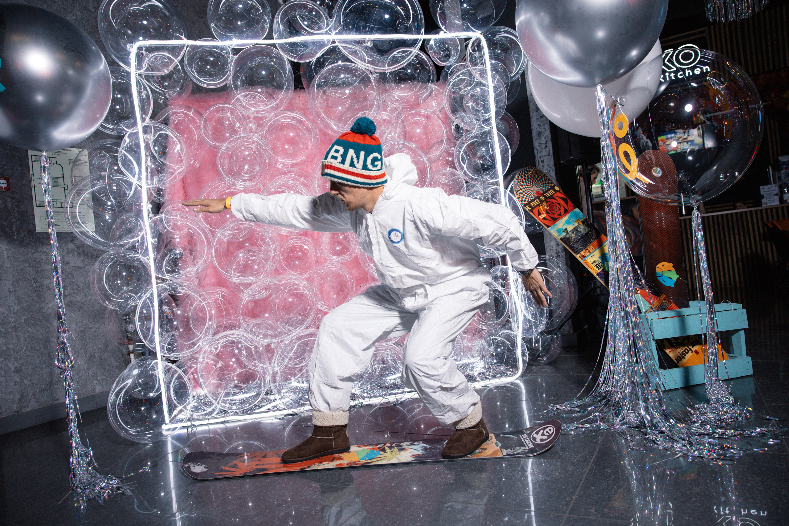 Соседи, Тусец. Фотограф Эдуарда Титанян