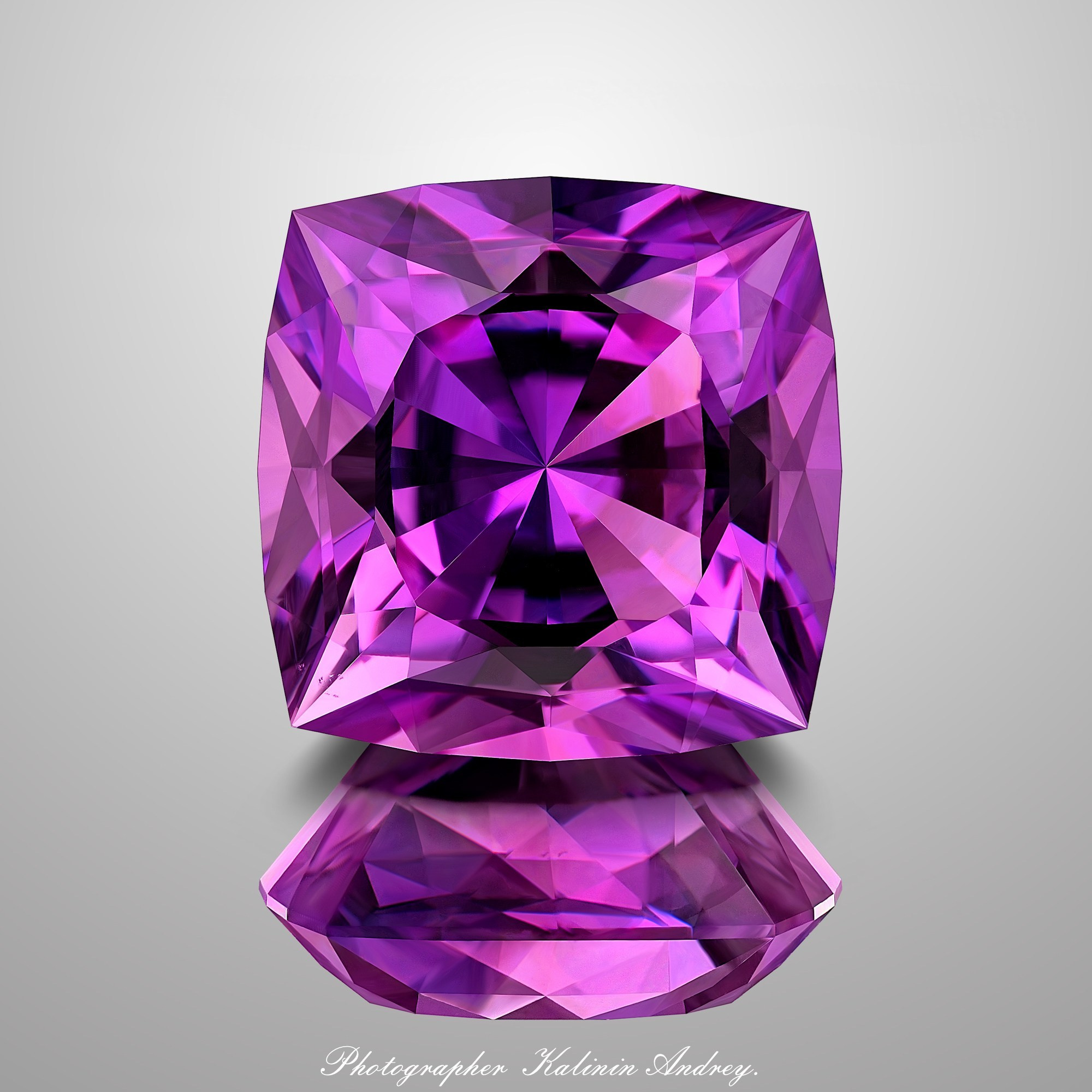 Фотографии в большом разрешении драгоценных камней на продажу купить тел +79 660 031 307. Высококачественная профессиональная рекламная фотосъёмка ювелирных украшений, драгоценных камней в Москве. Обучение, консультация