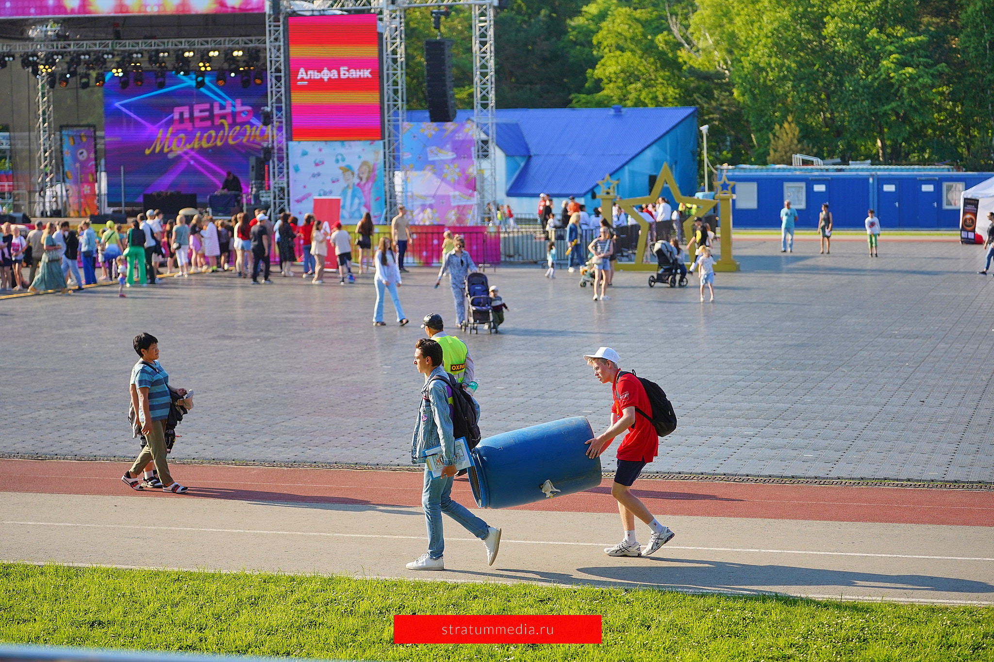 Как я провел День Молодежи и побывал на концерте школы НБС. Stratum Media — Фото-Видео Съемки