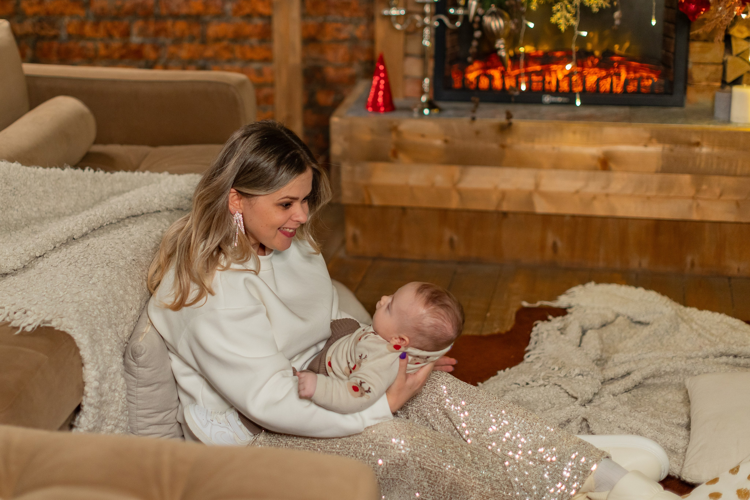 Фотосессии в Famous студии зал Оскар. Фото и видео Москва. Свадебный фотограф, видеограф, фотосессии, видеосъемка