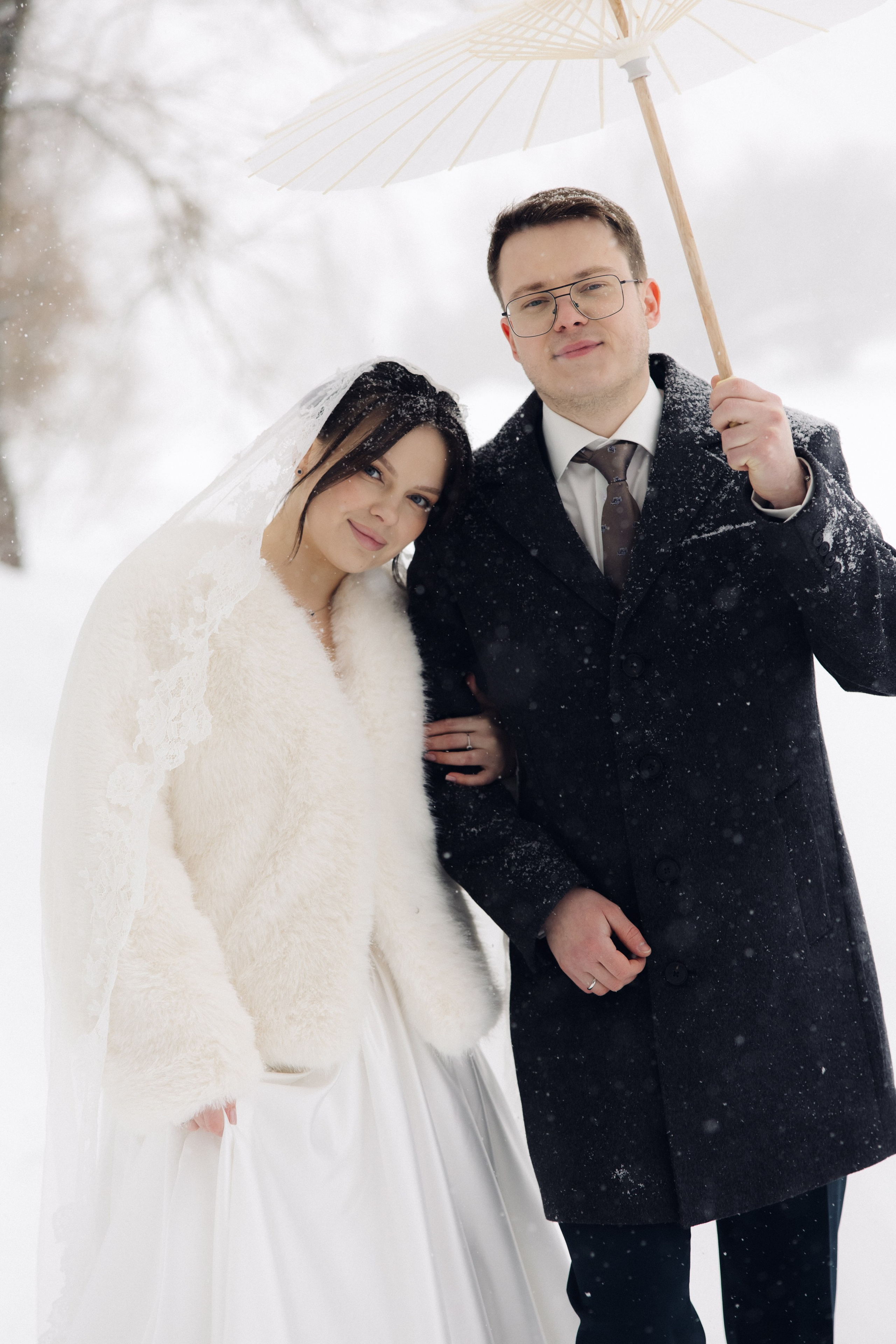Аня и Влад, утро в отеле, снегопад и семейный ужин. Фотограф любви в городе Казань