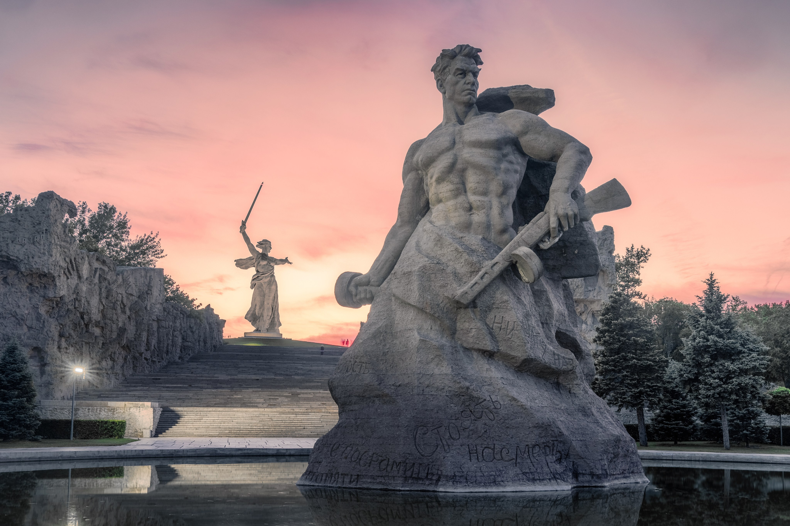 Мамаев курган на закате