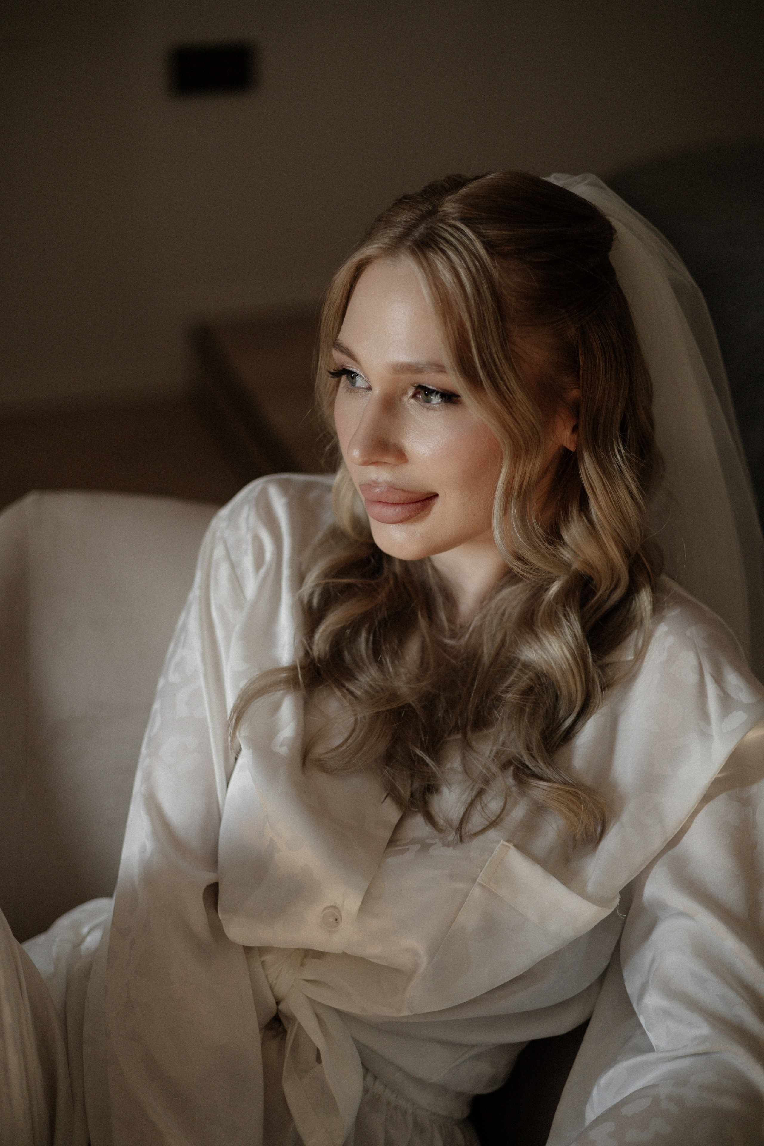 Арина и Дима. Сборы, роспись и прогулка. Свадебный и портретный фотограф в Москве Анастасия Масюк