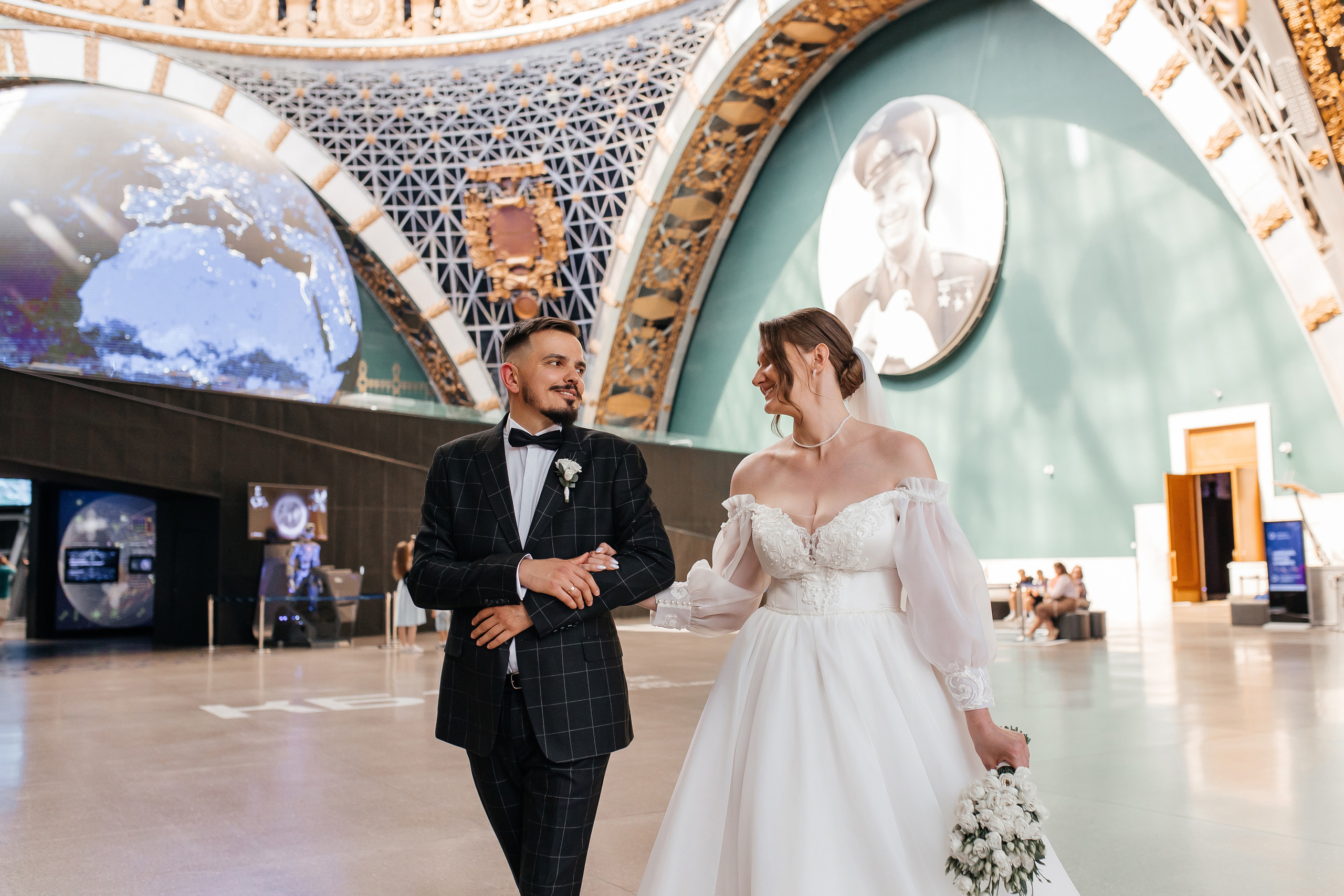 Регистрация брака в павильоне Космос на ВДНХ