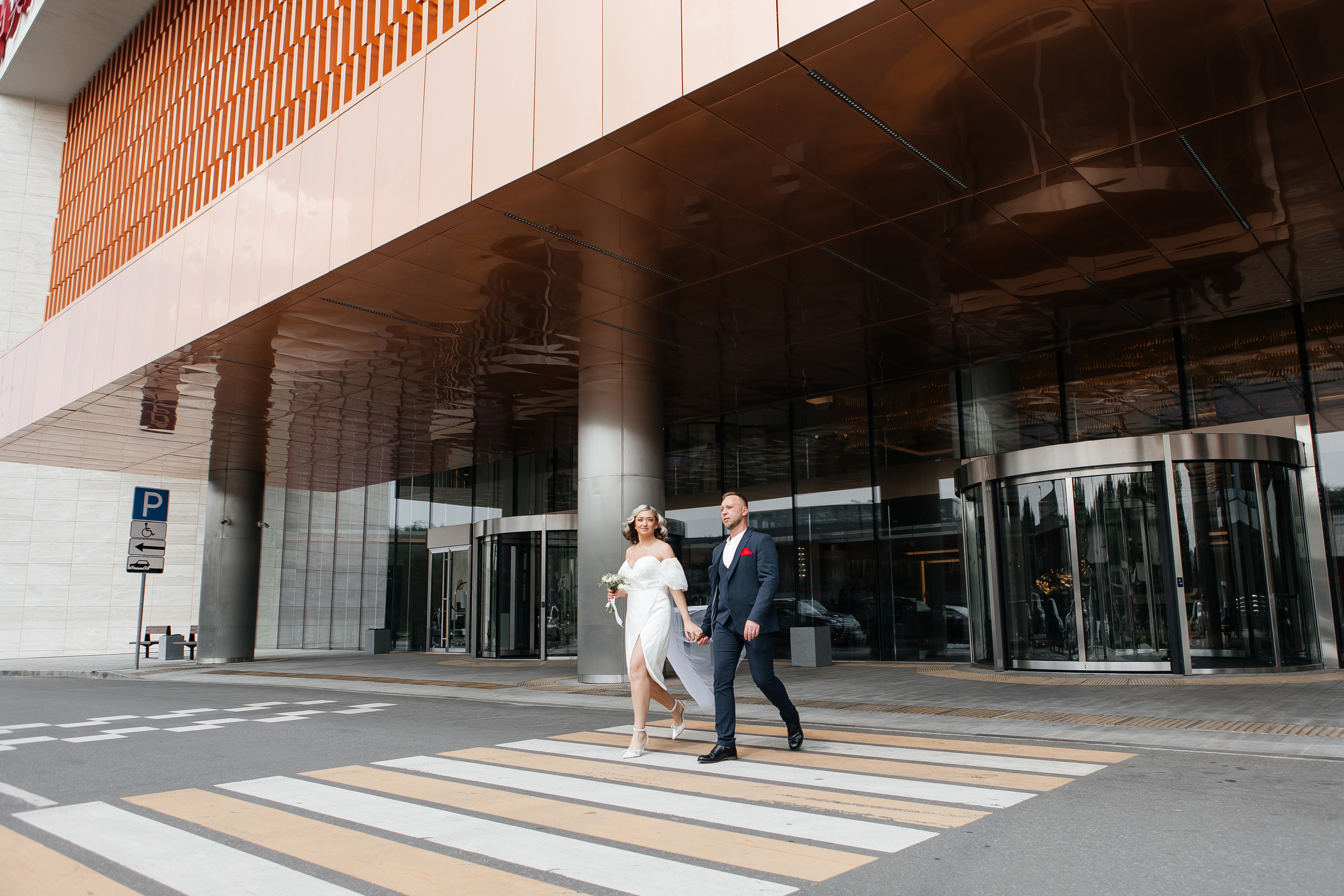 свадебная фотосессия в отеле soluxe hotel moscow