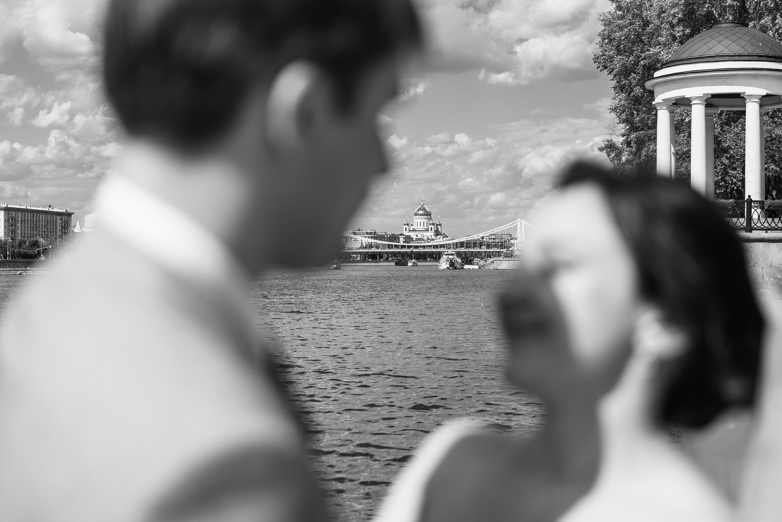 Свадебная фотосессия в парке Горького. Свадебный фотограф в Москве Дарья Олендарёва