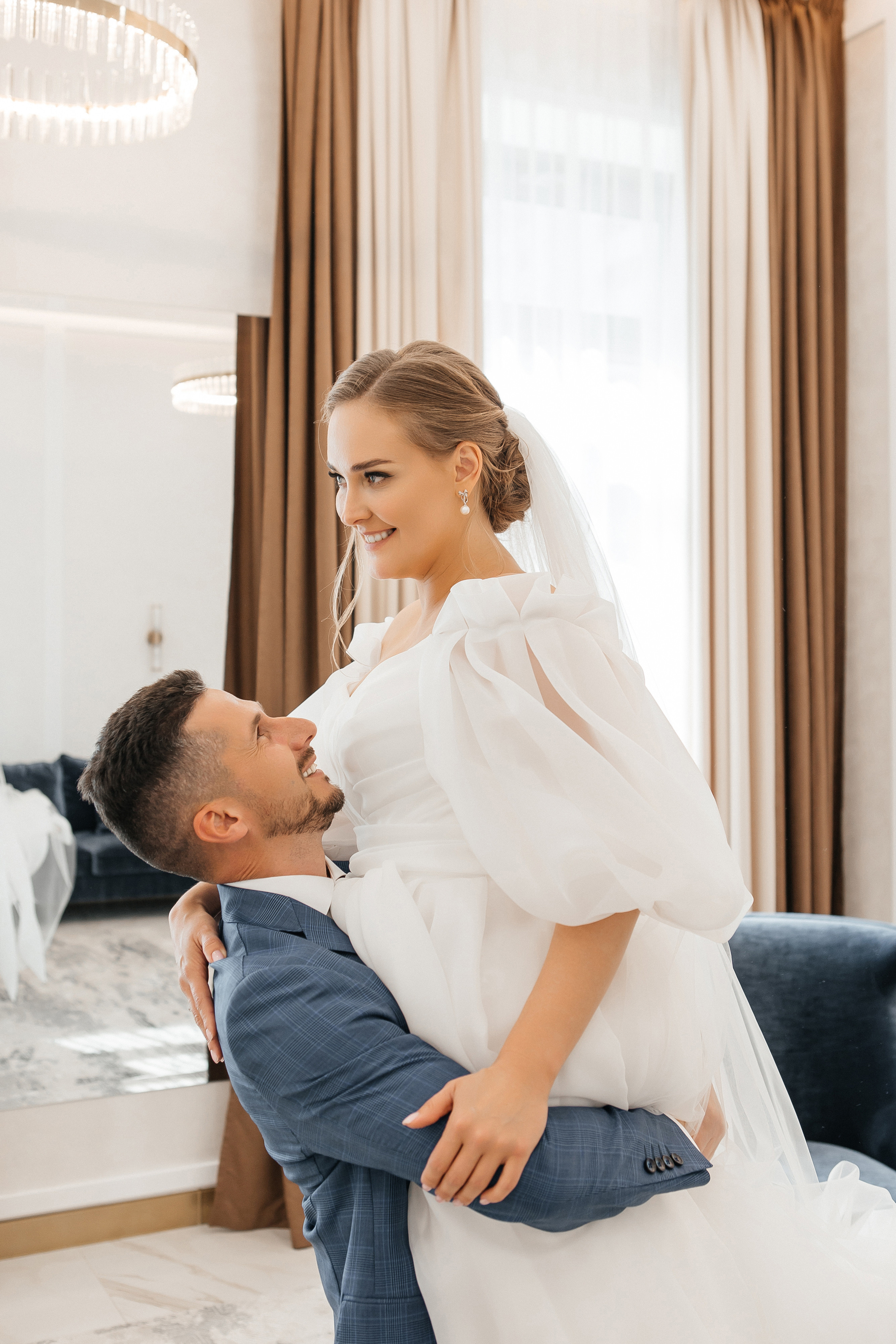 Свадебная фотосессия во Дворце Бракосочетания Южное Бутово