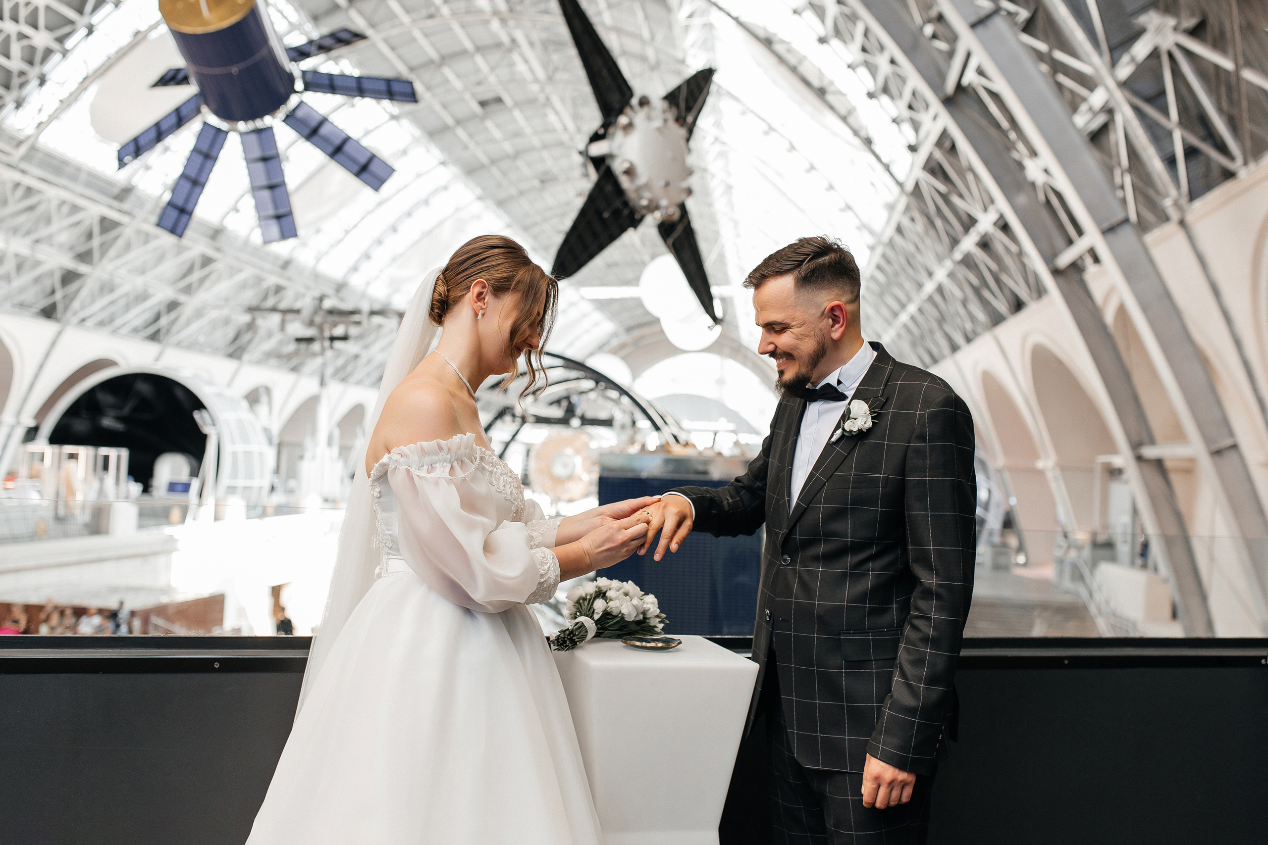 Регистрация брака в павильоне Космос на ВДНХ