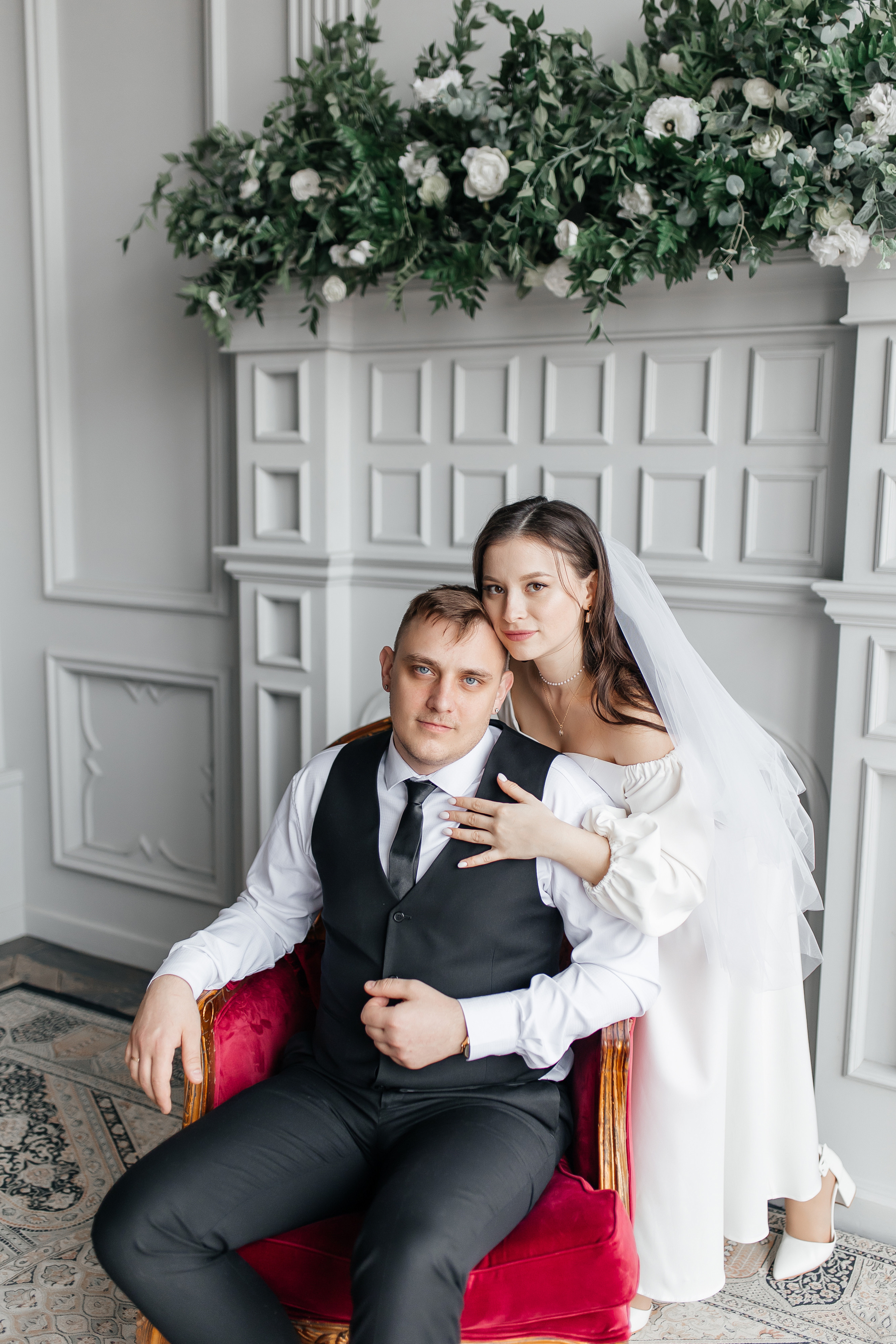 Свадебная фотосессия в студии. Свадебный фотограф в Москве Дарья Олендарёва