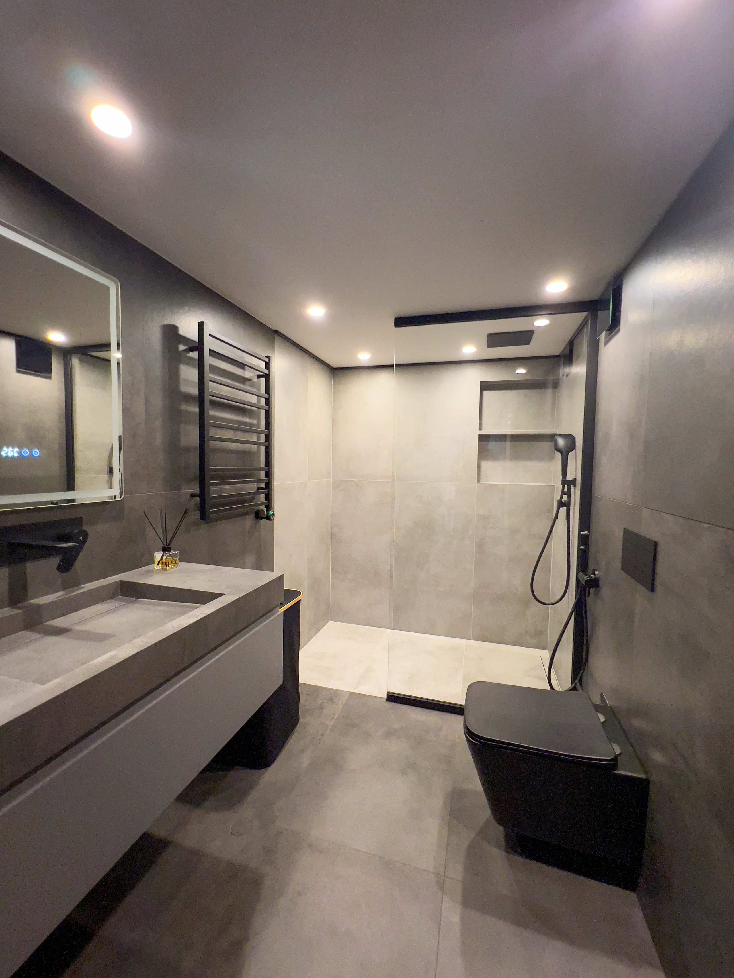 The apartment is on two levels. Fotograf Dmitrii Donets