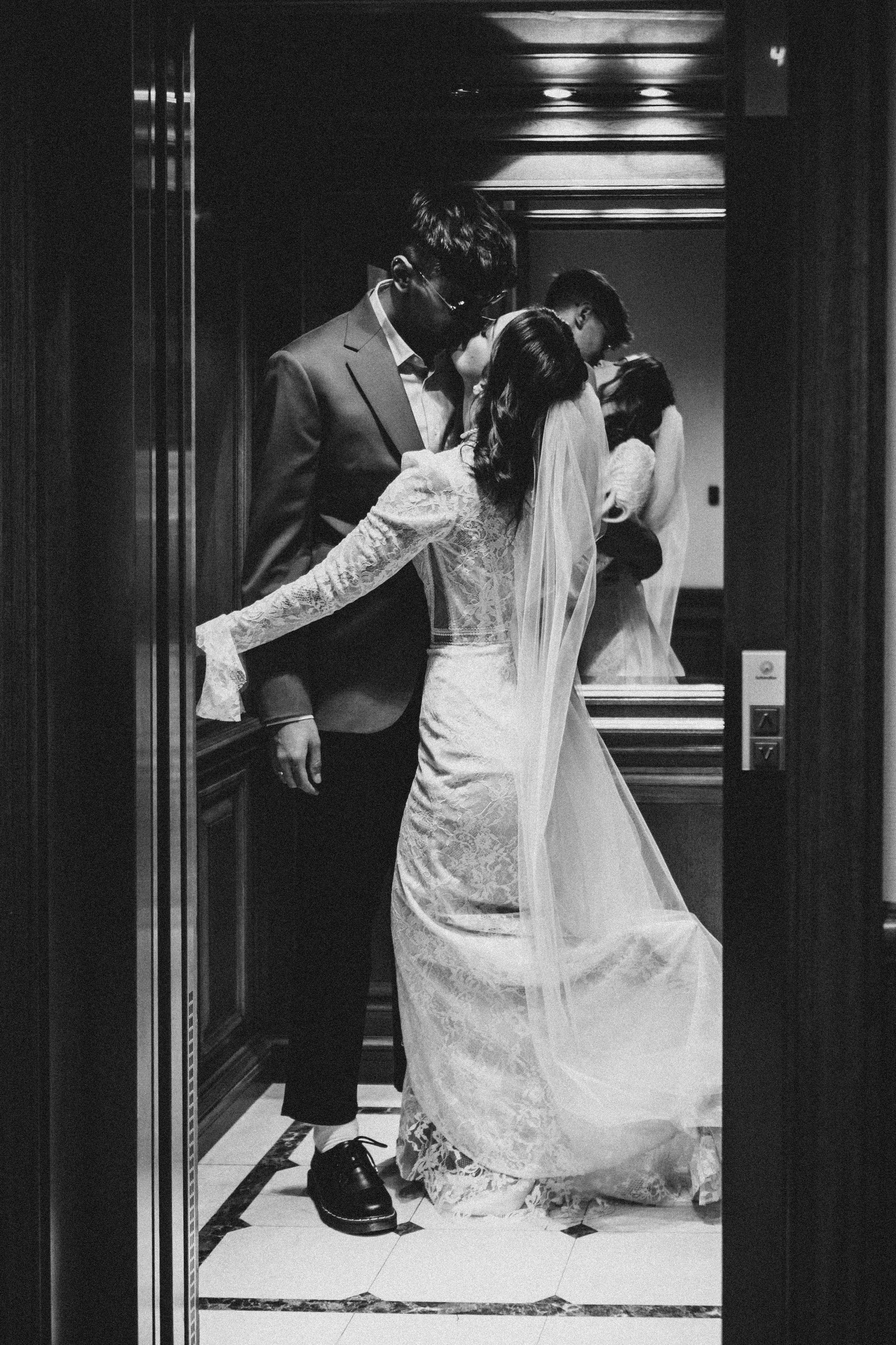 СВАДЕБНАЯ ПРОГУЛКА ВОЗЕ ИСАИКЕВСКОГО СОБОРА АСТОРИИ И ЗАКОНОДАЛЕТНОГО СОБРАНИЯ. Профессиональный фотограф, Санкт-Петербург — Виктория Богомолова