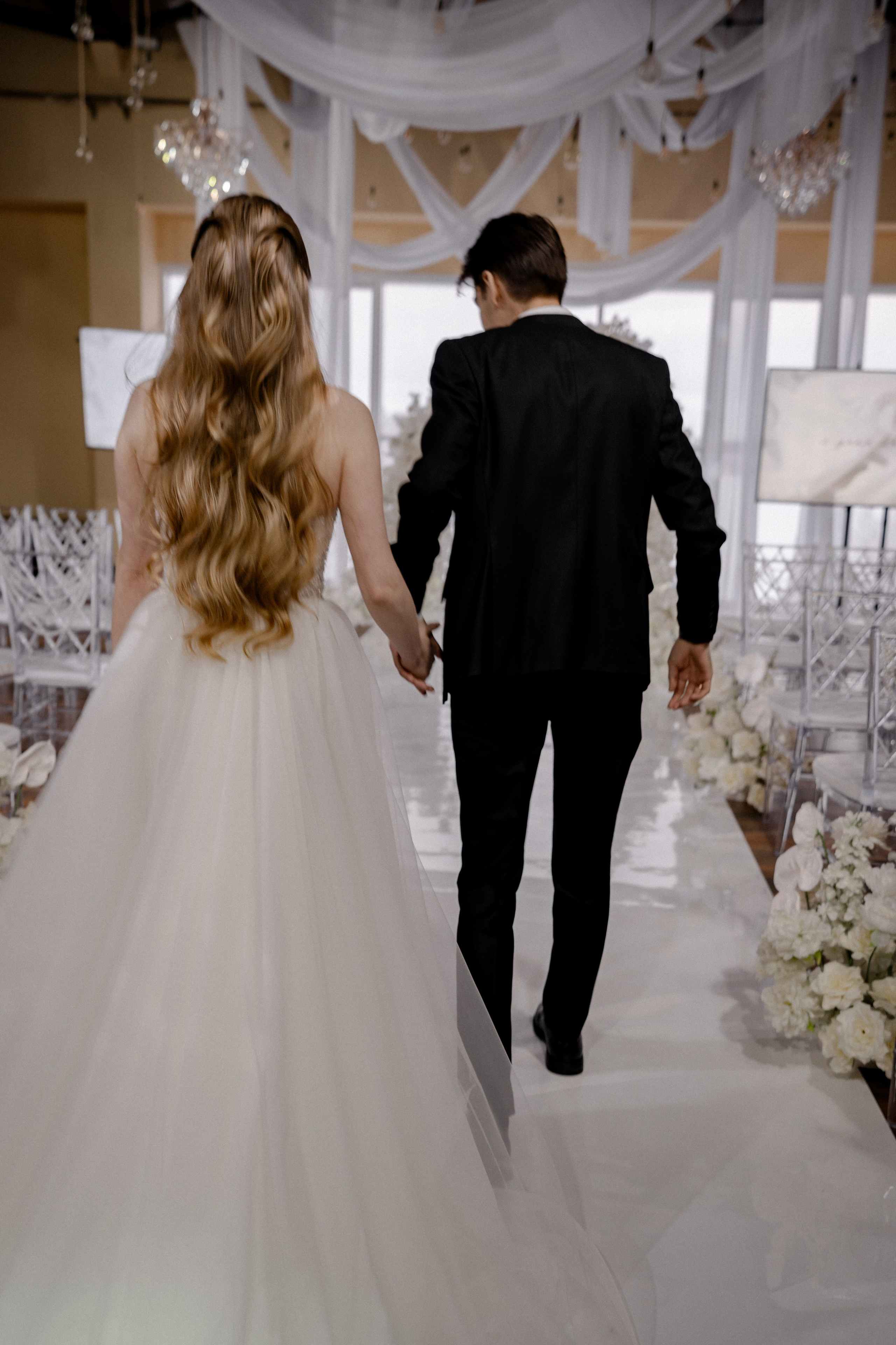 СВАДЕБНАЯ СЬЕМКА СБОРОВ В ОТЕЛЕ И ВЫЕЗД НА ЦЕРЕМОНИЮ (СНЯТО В СИБИРЕ В НИЖНЕВАРТОВСКЕ). Профессиональный фотограф, Санкт-Петербург — Виктория Богомолова