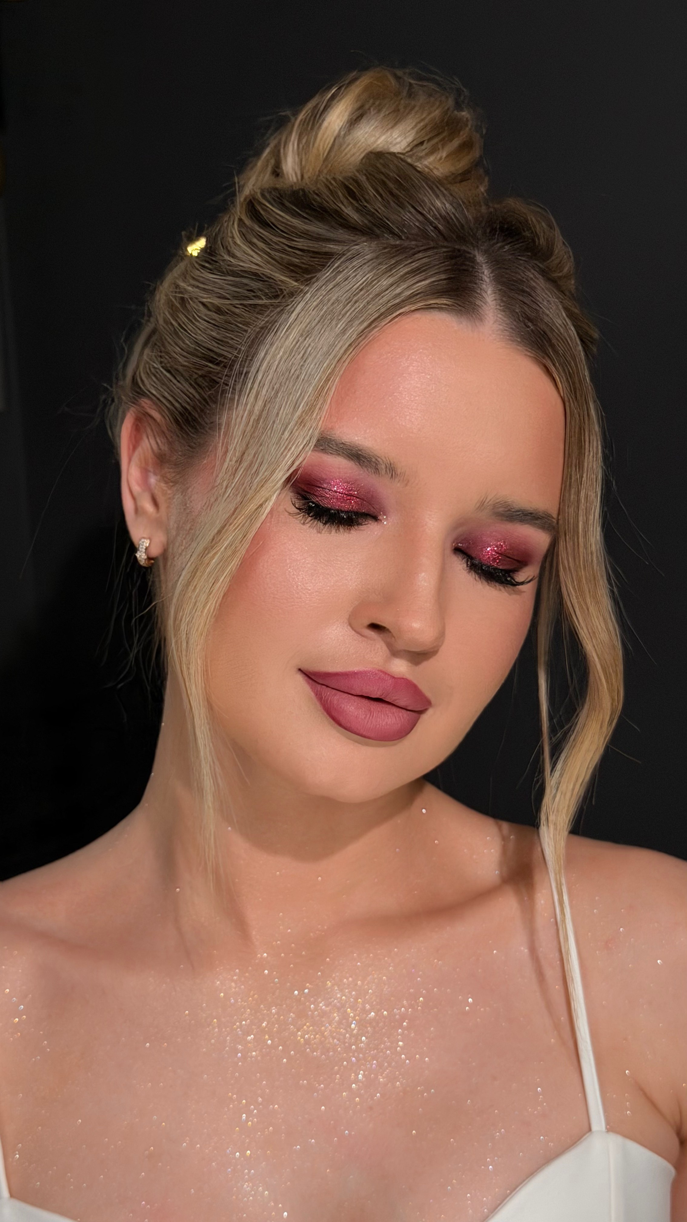 Образы. Студия визажистов, стилистов по прическам, бровистов и мастеров по ресницам