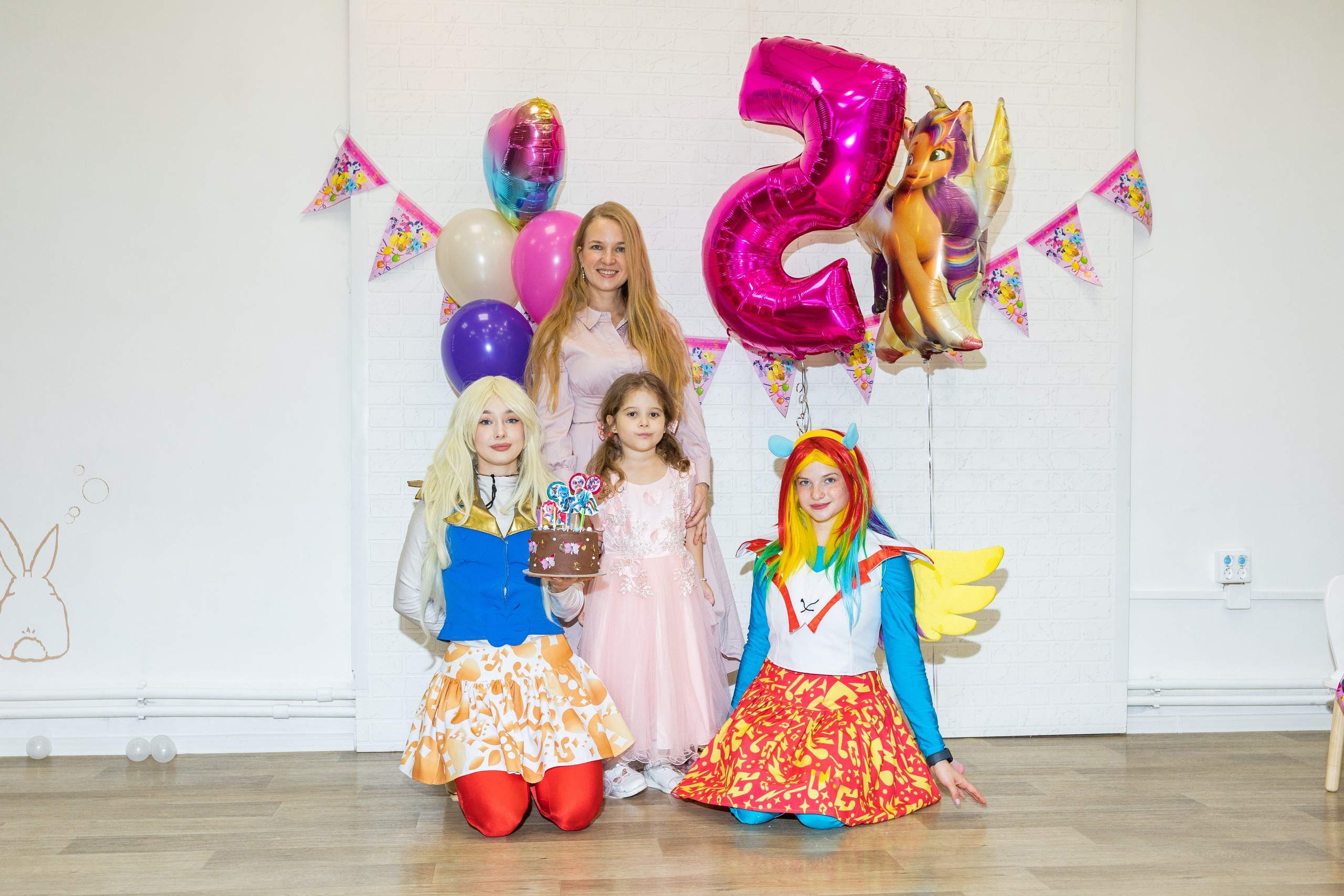 День Рождение Есении в Rabbit Holl. Выпускные альбомы во Владивостоке