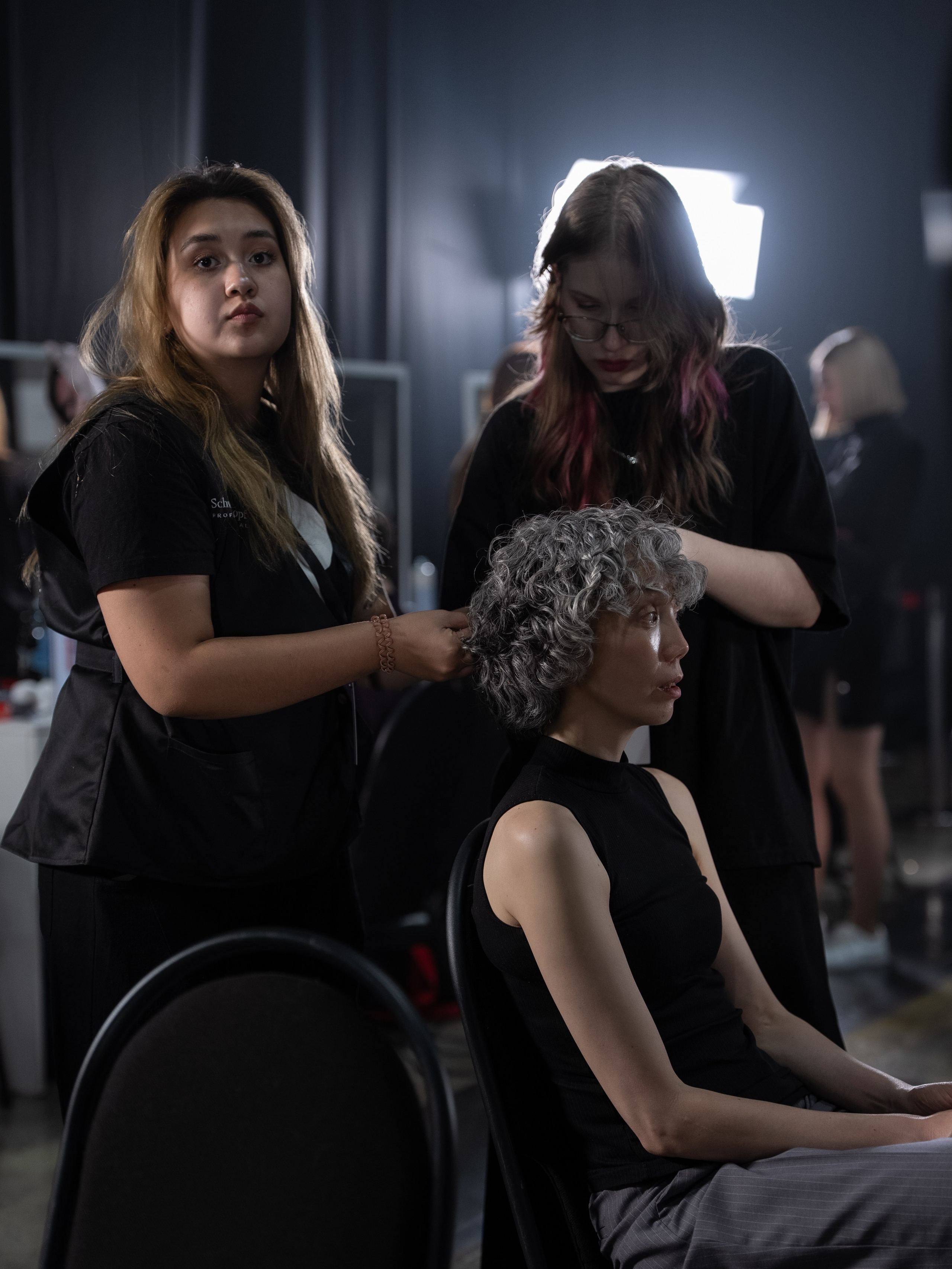 Visa Fashion Week Pre-Fall 2026 April BackStage Day 1. Сайт Алматинского НЮ АРТ, будуар и фэшн фотографа Дениса Карпенко