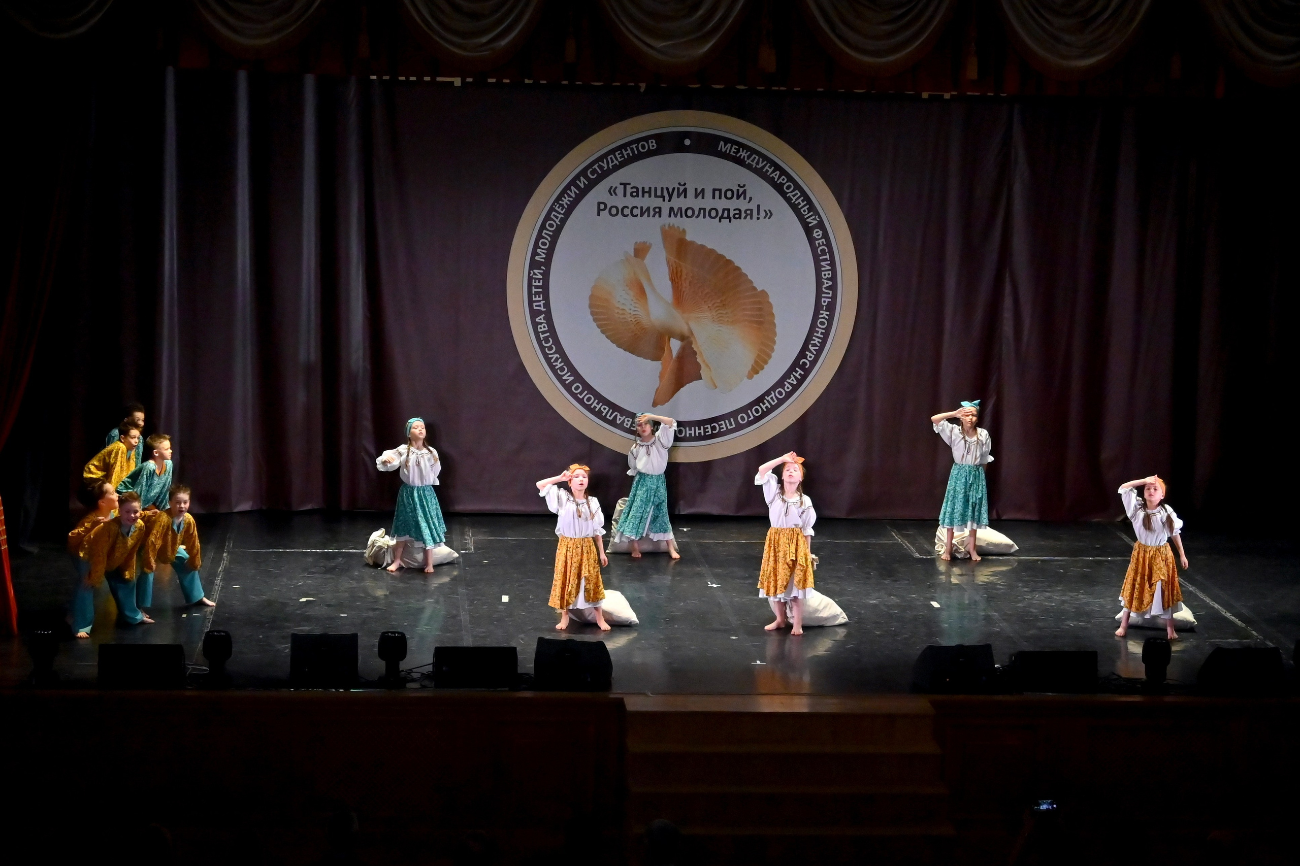 Гала-концерт. Танцуй и пой, Россия Молодая! 22.04.2024. Профессиональный фотограф в Москве Алёна Котова