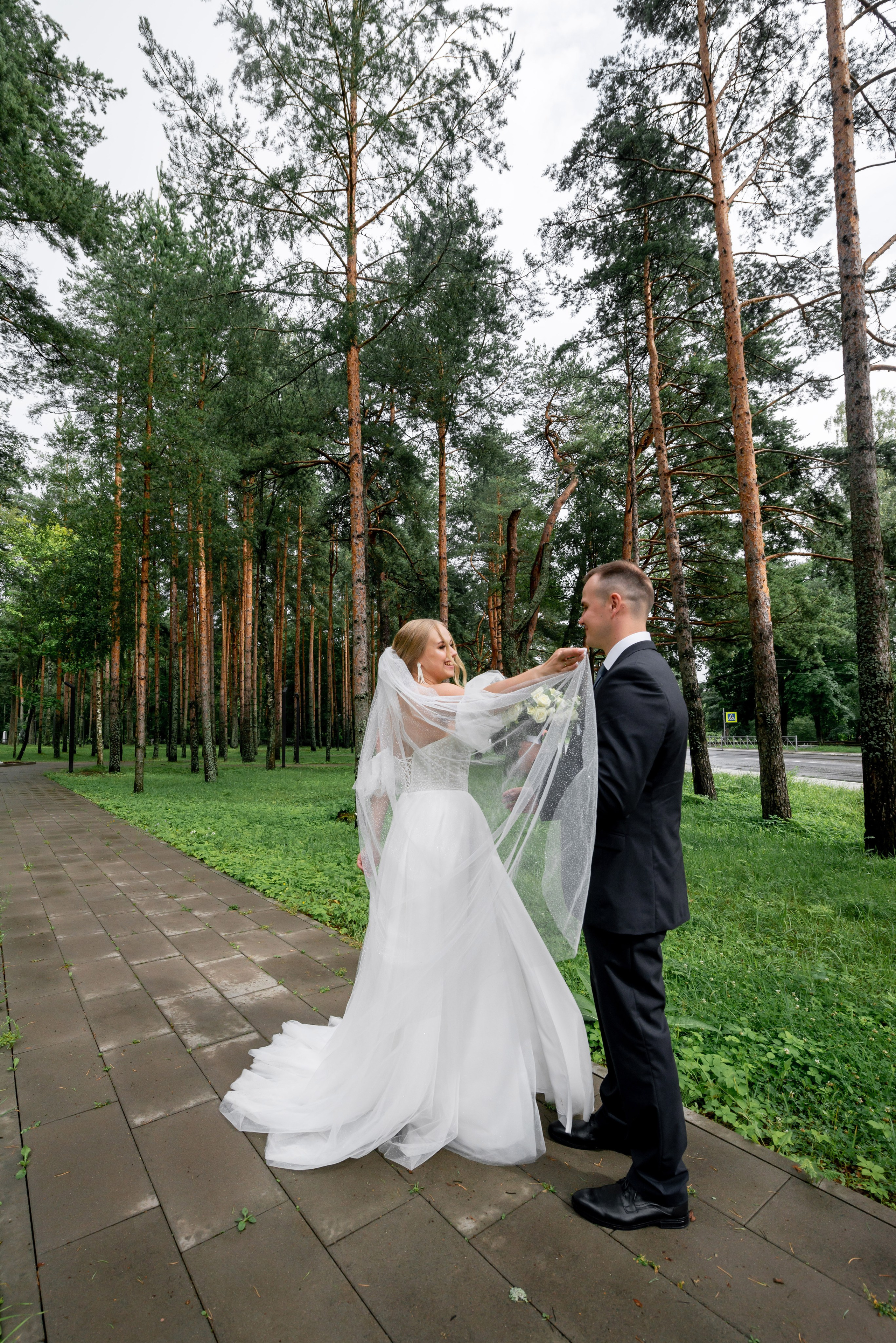 Ксения и Владислав (фотосессия в ЗАГСе и парке города Кингисеппа). Портретный, семейный и свадебный фотограф в Санкт-Петербурге и в Пушкине Ширяев Денис