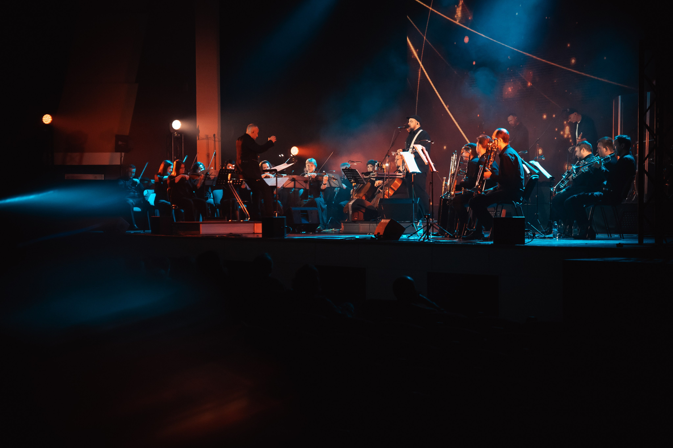 Сергей Бобунец с оркестром, Гранд холл Сибирь, 18.03.2026. Фотограф Регина Крикунова г. Красноярск