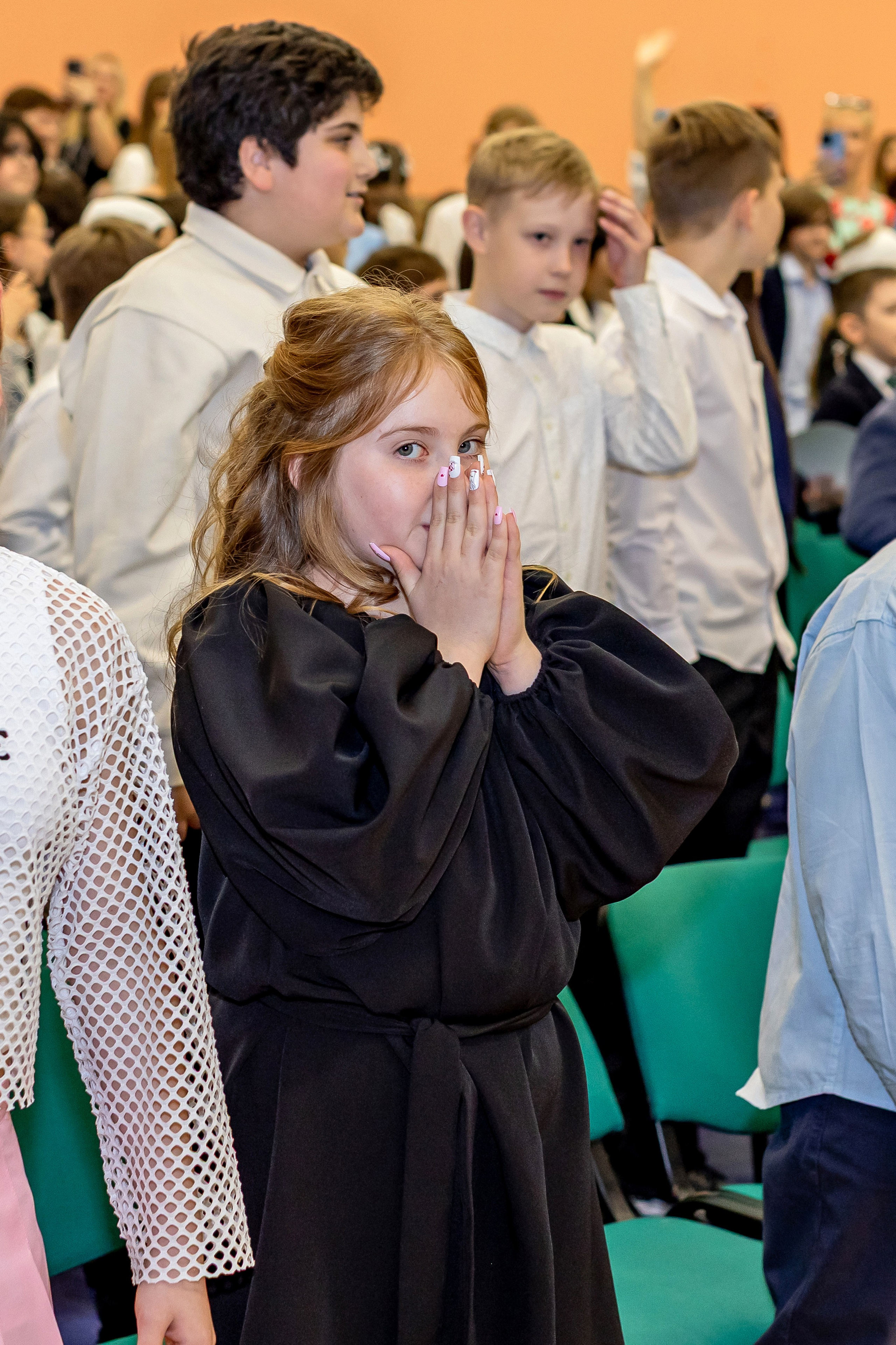 Выпускной праздник в начальной школе. Фотограф и видеограф Москва. Свадебный фотограф, видеограф. Выпускные альбомы. Оживающие альбомы