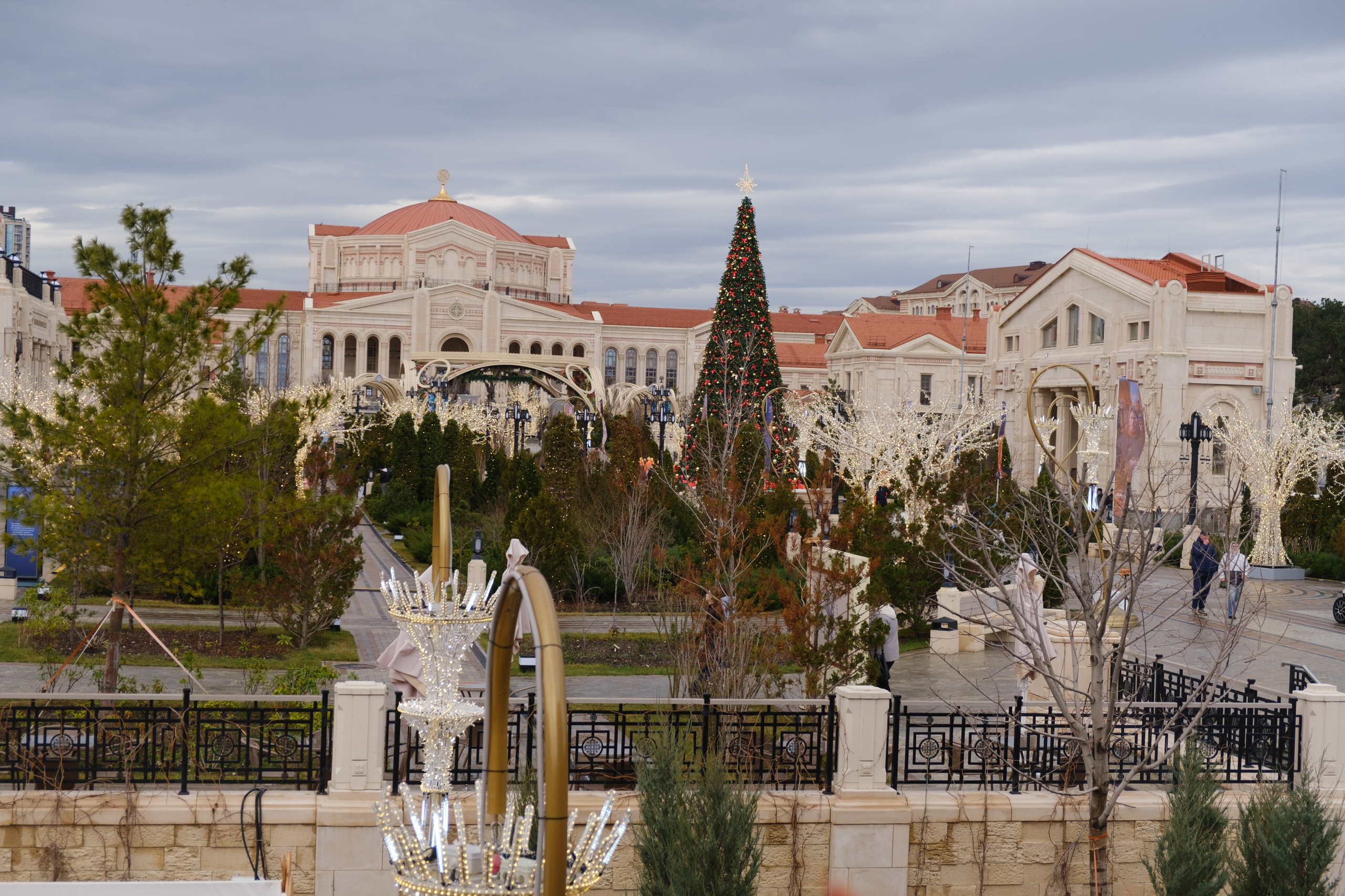 Новогодний репортаж из парка «Новый Херсонес» | Фотограф Илья Желдак. Профессиональная фотосъемка в Крыму. Натуральные эмоции и живые кадры. Забронируйте дату прямо сейчас!