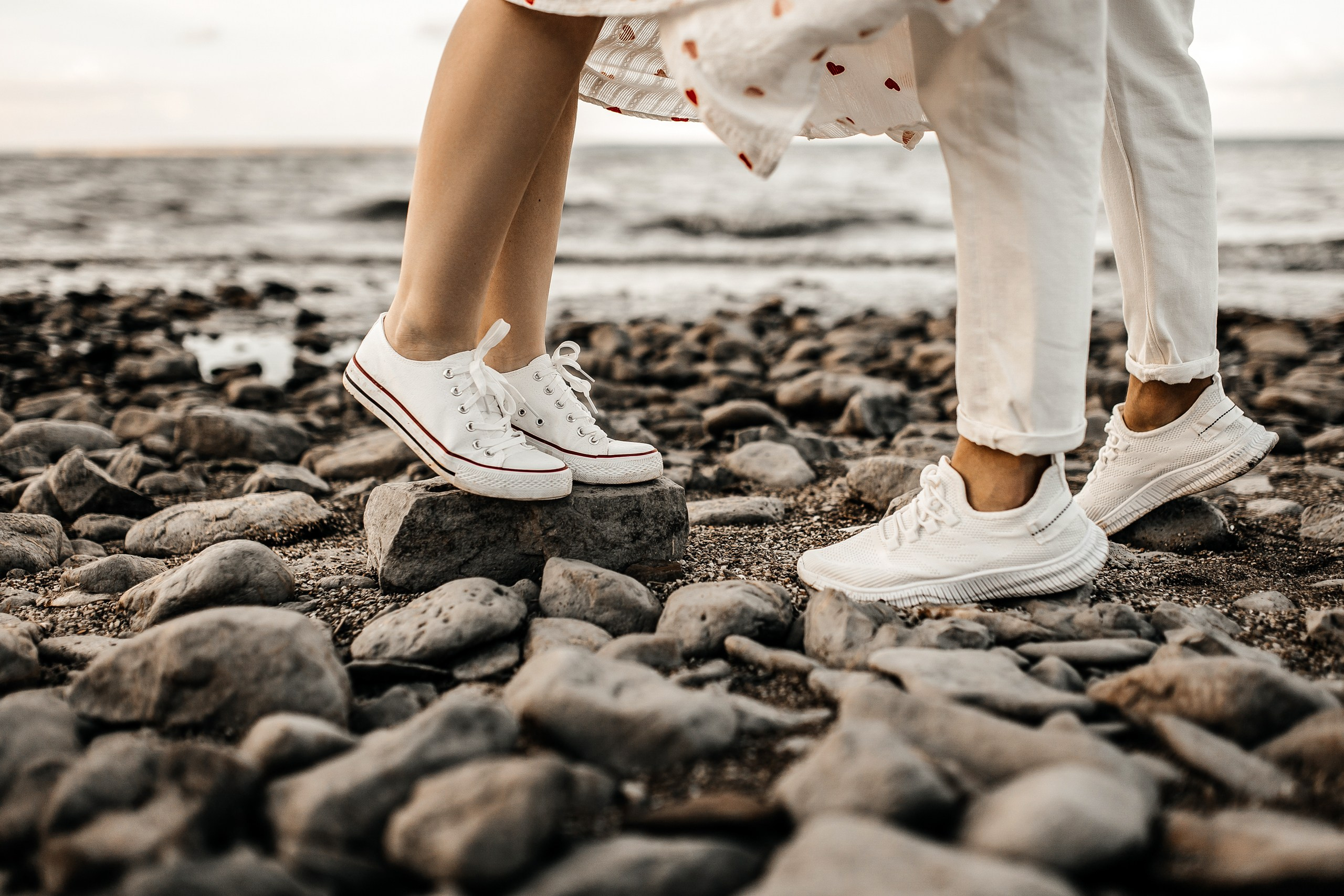 Здравствуйте! Я&nbsp;свадебный фотограф из&nbsp;Ульяновска, работаю в&nbsp;том числе по&nbsp;всей России и&nbsp;с&nbsp;выездом за&nbsp;границу. Снимаю свадьбы, lovestory, корпоративы, светский репортаж. Провожу обучение по&nbsp;фотографии, мастер-классы и&nbsp;воркшопы для других фотографов.