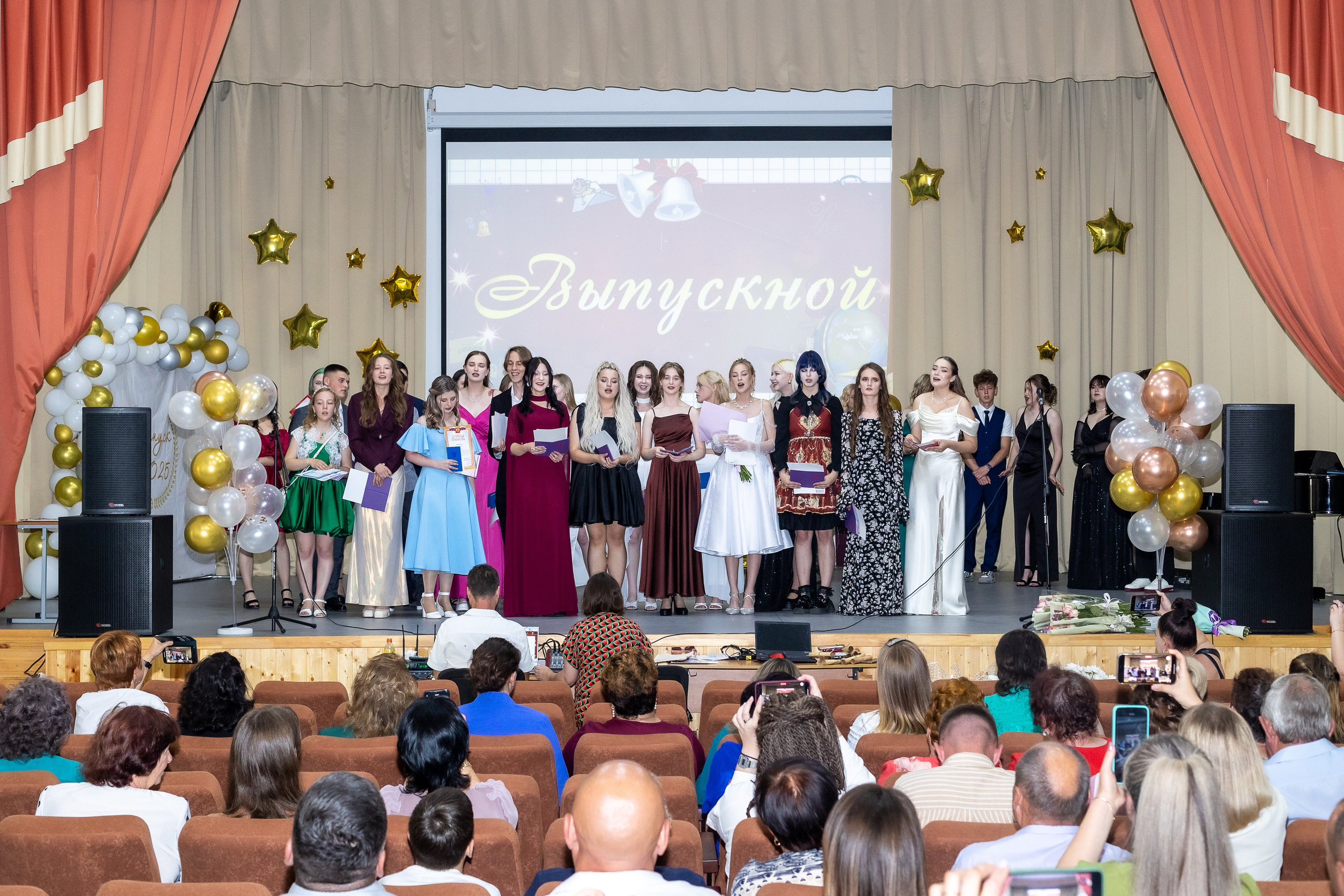 Вручение аттестата 2025. Выпускные альбомы Майкоп, Краснодар Елена Золотарева