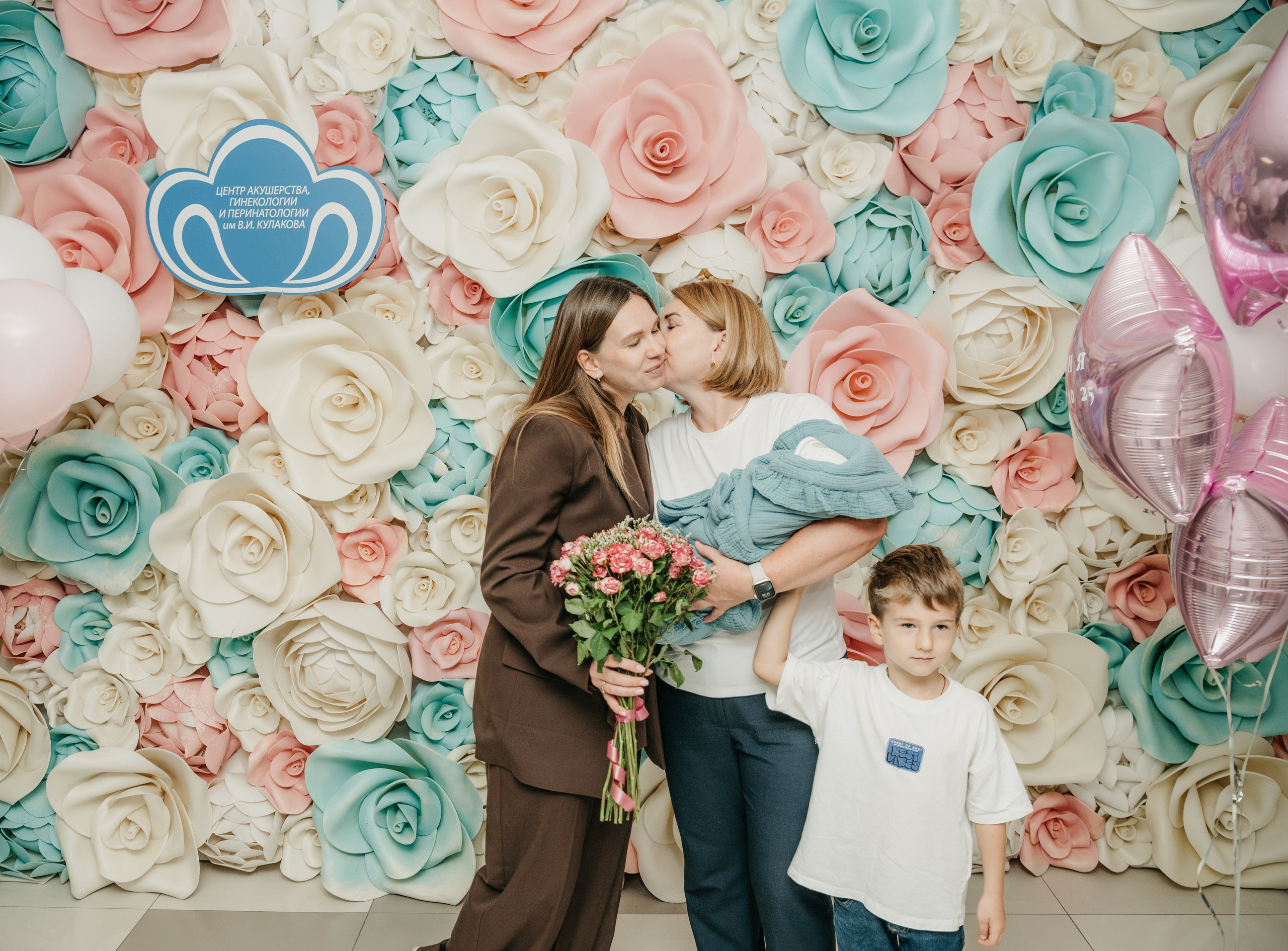 Выписка МИИ. НИИ КУЛАКОВА. Фотограф на выписку из роддома в Москве и МО