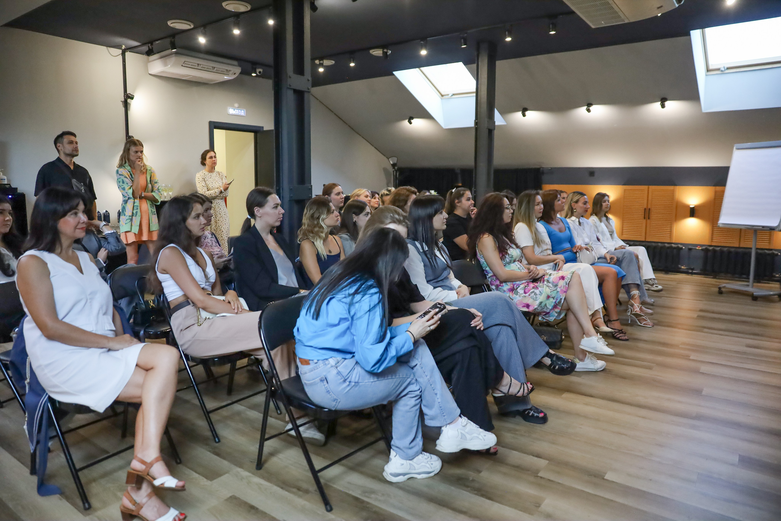 ТРАНСФОРМАЦИОННОЕ ШОУ АННЫ НОВИКОВОЙ 2023. Фотограф мероприятий Ирина Каширина