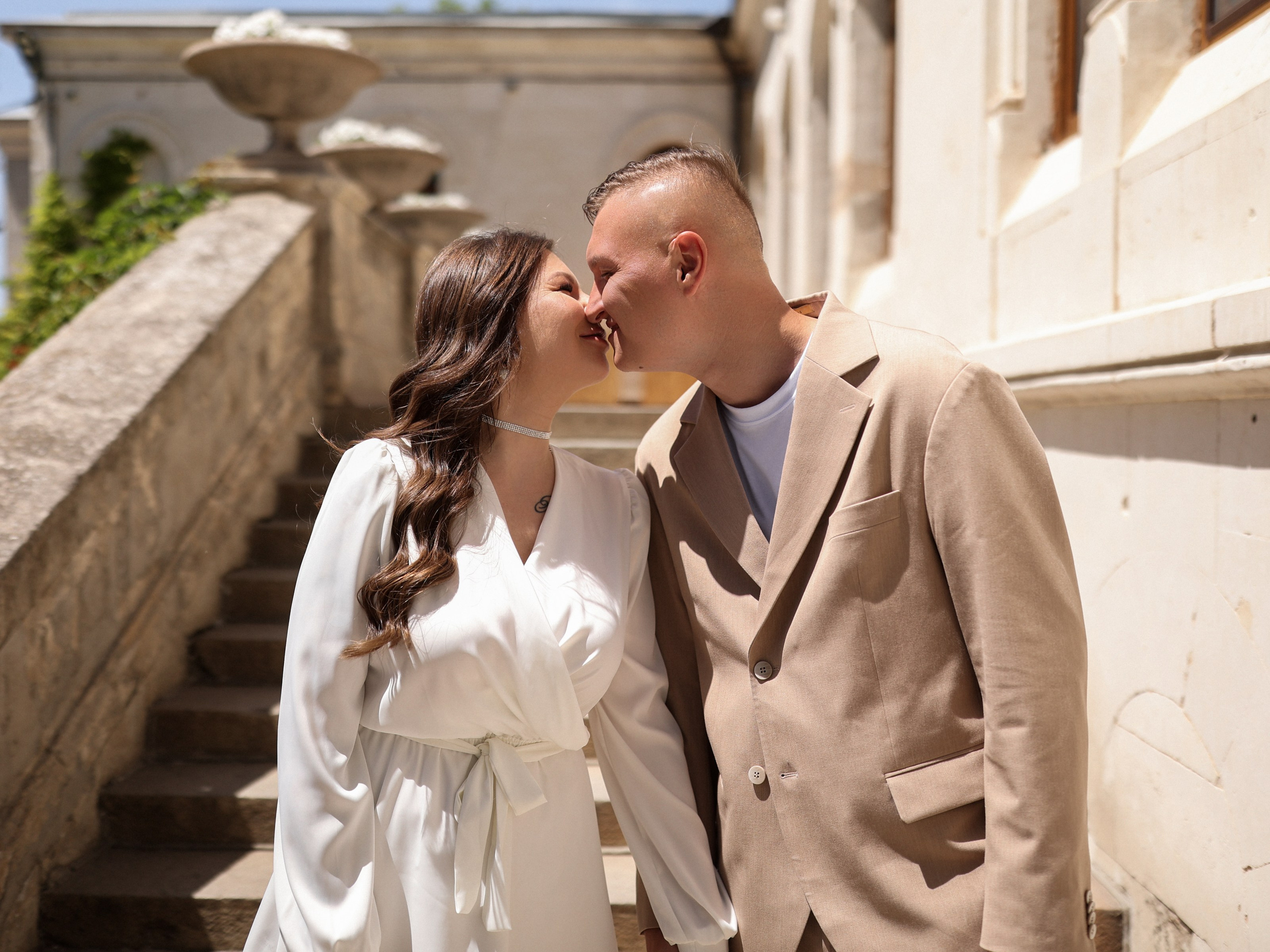 Роспись и прогулка в старом Херсонесе. Фотограф в Севастополе и Крыму Артем Волобуев