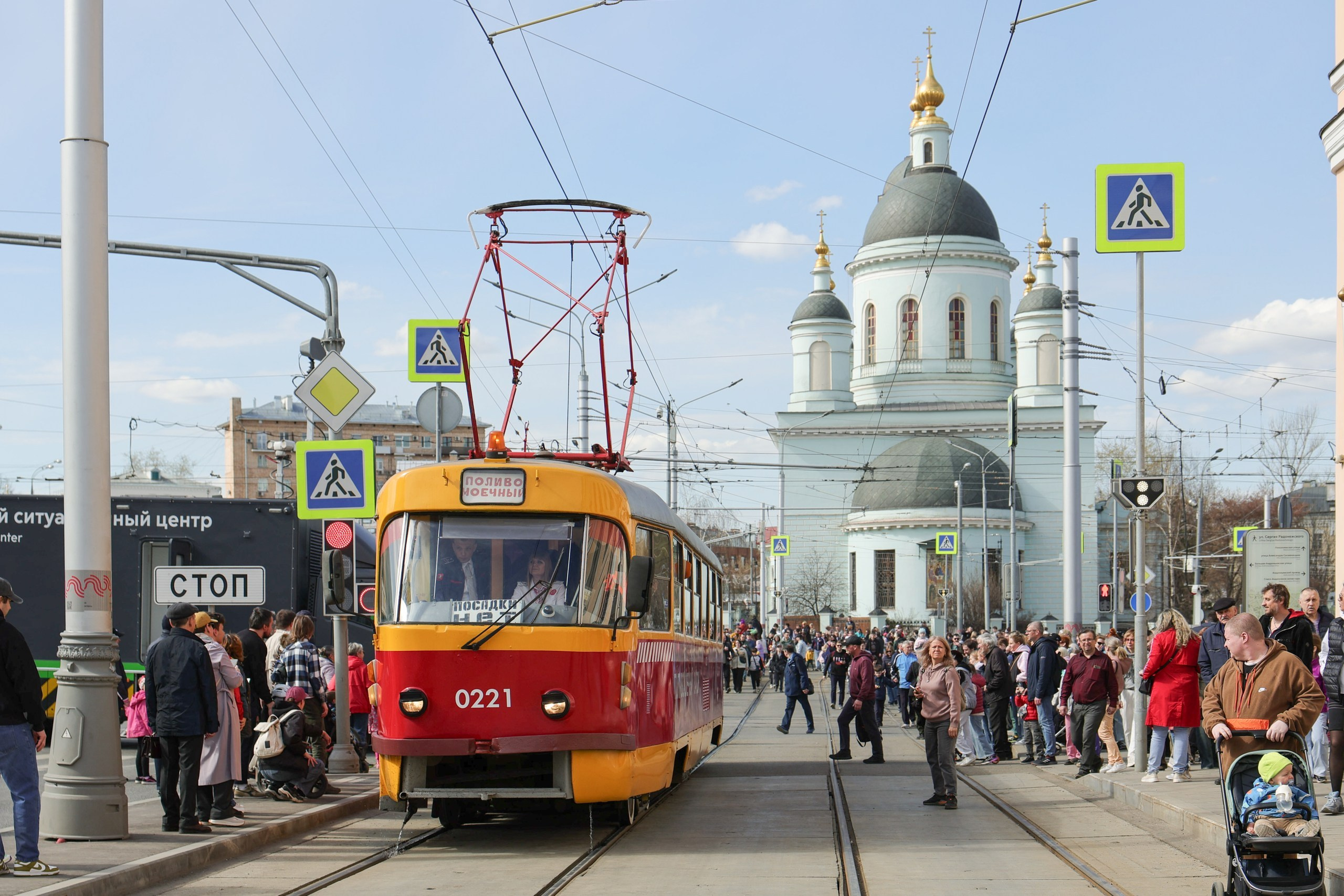 Парад трамваев. Репортажный, архитектурный, театральный и файн-арт фотограф Лена Мельникова в Москве