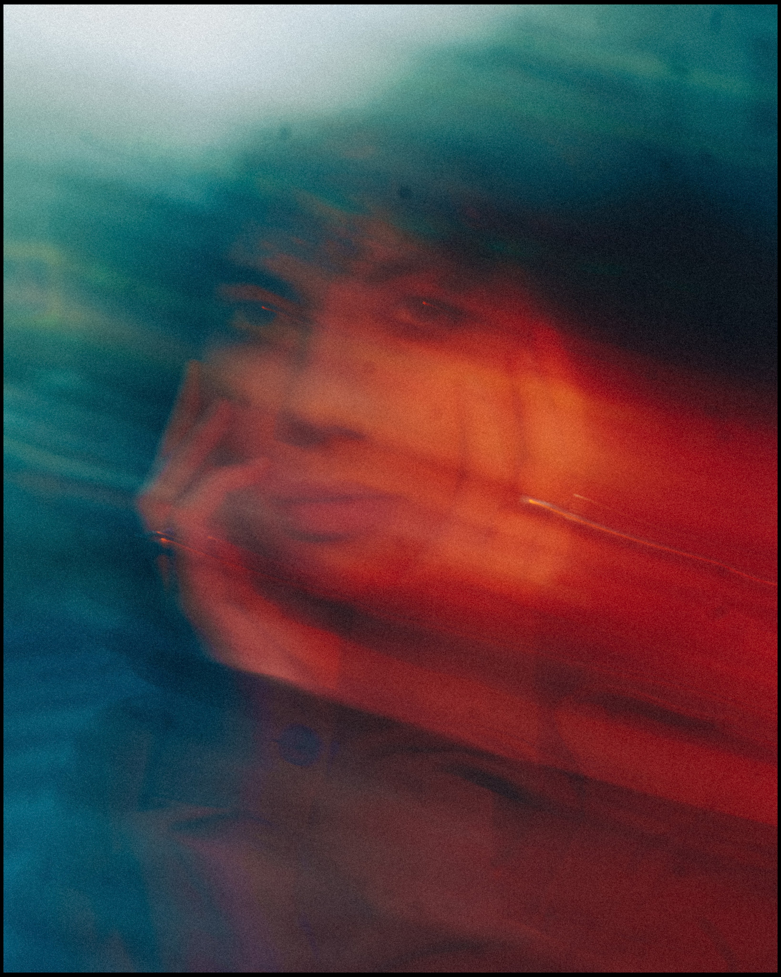 Фотосессия с цветным светом на улице