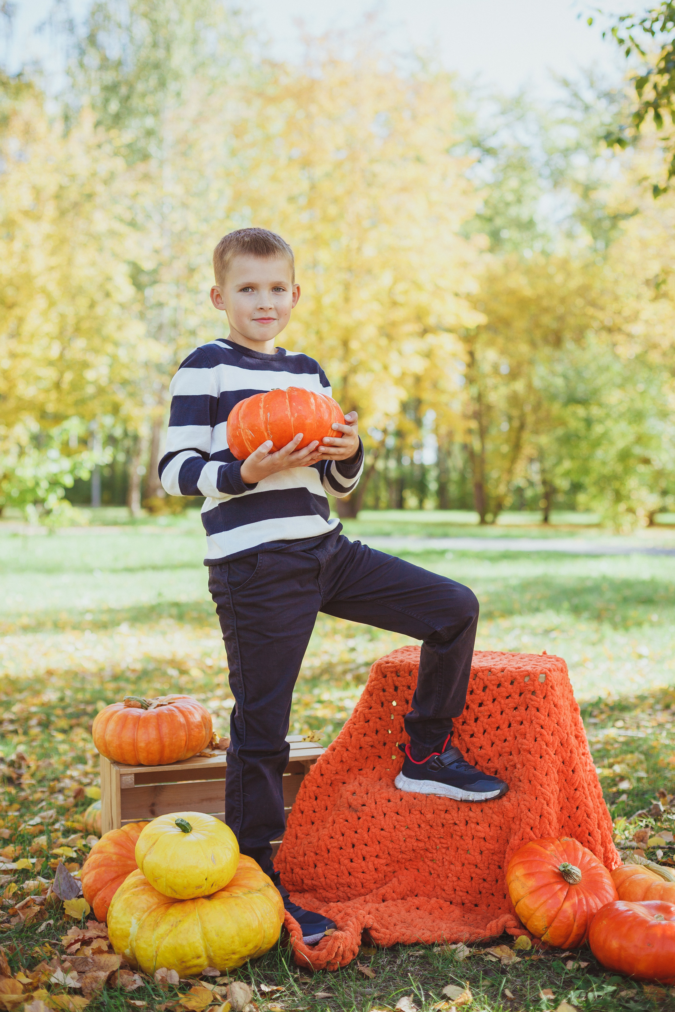 Школьная фотосессия на 31 августа. 1,2,3 сентября. Портреты детей 4-6 штук. Групповые общие 2-5 шт. Цена 450р. (1). Семейный и детский фотограф в Сухом Логу Ольга Кайгородова