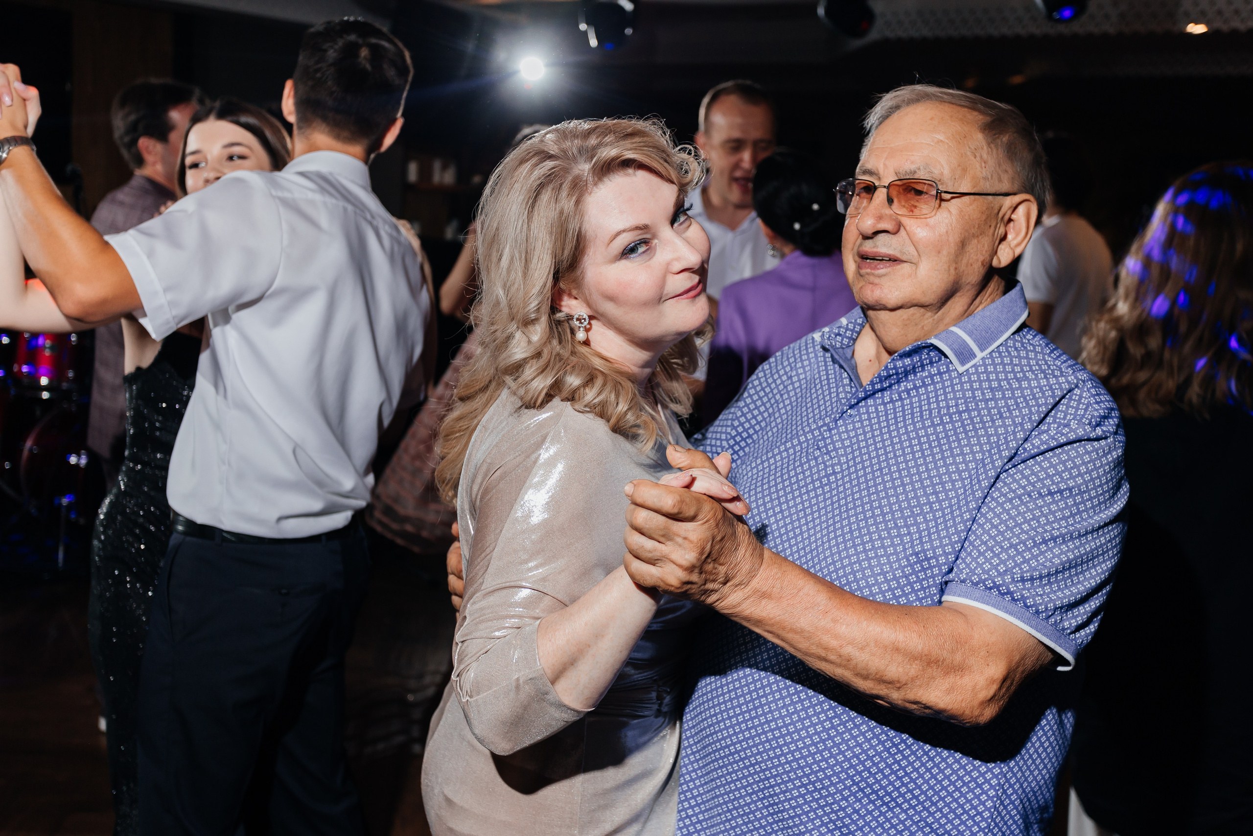 Выпускной 11 «А». Школа № 42. Свадебный фотограф в Краснодаре Николай Крауз